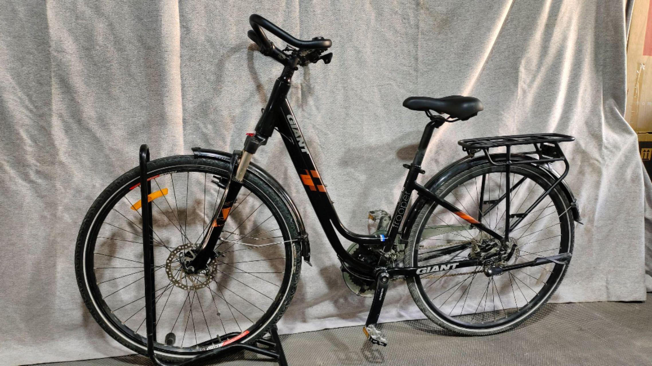 捷安特帝柏5100,27速,油刹,2298元,旅行车喜欢旅行车的朋友来啊,你不