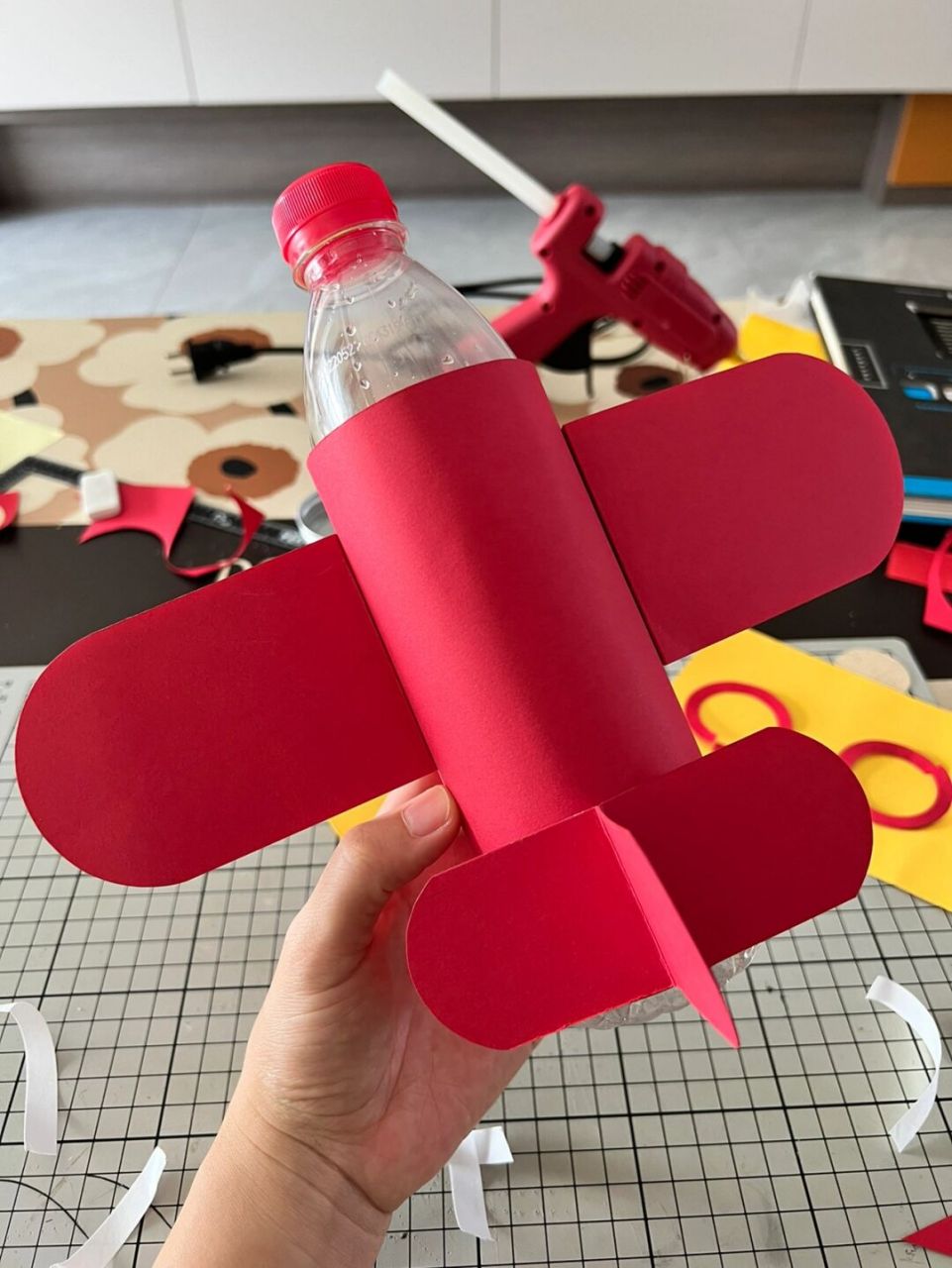 国庆节手工《水瓶小飞机》 #手工# #国庆节手工##废物利用变废为宝