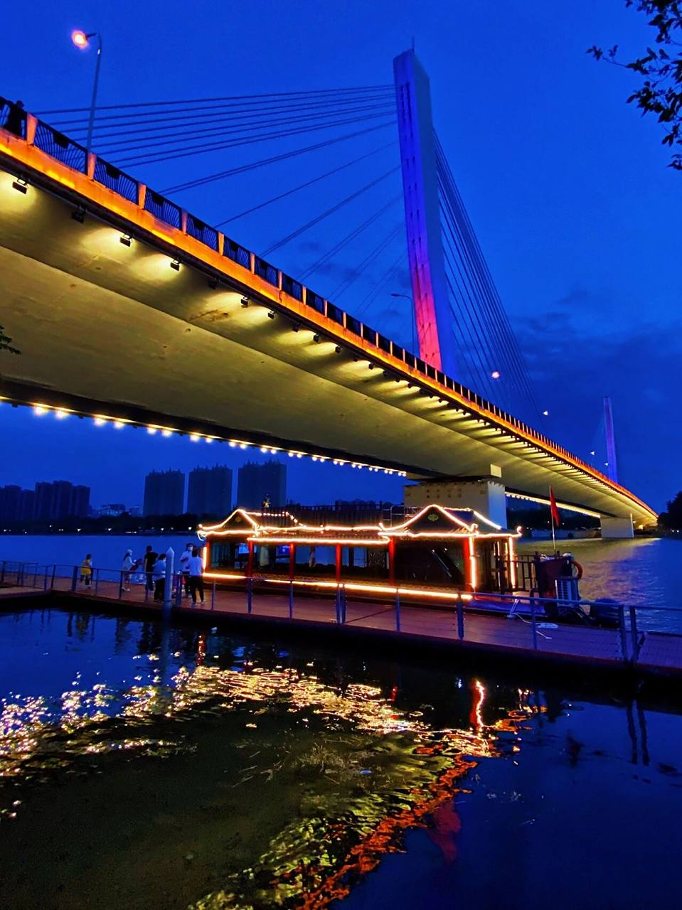 1我心血来潮想欣赏一下沈阳的夜景,不得不说俺们家乡沈阳的夜晚真的很