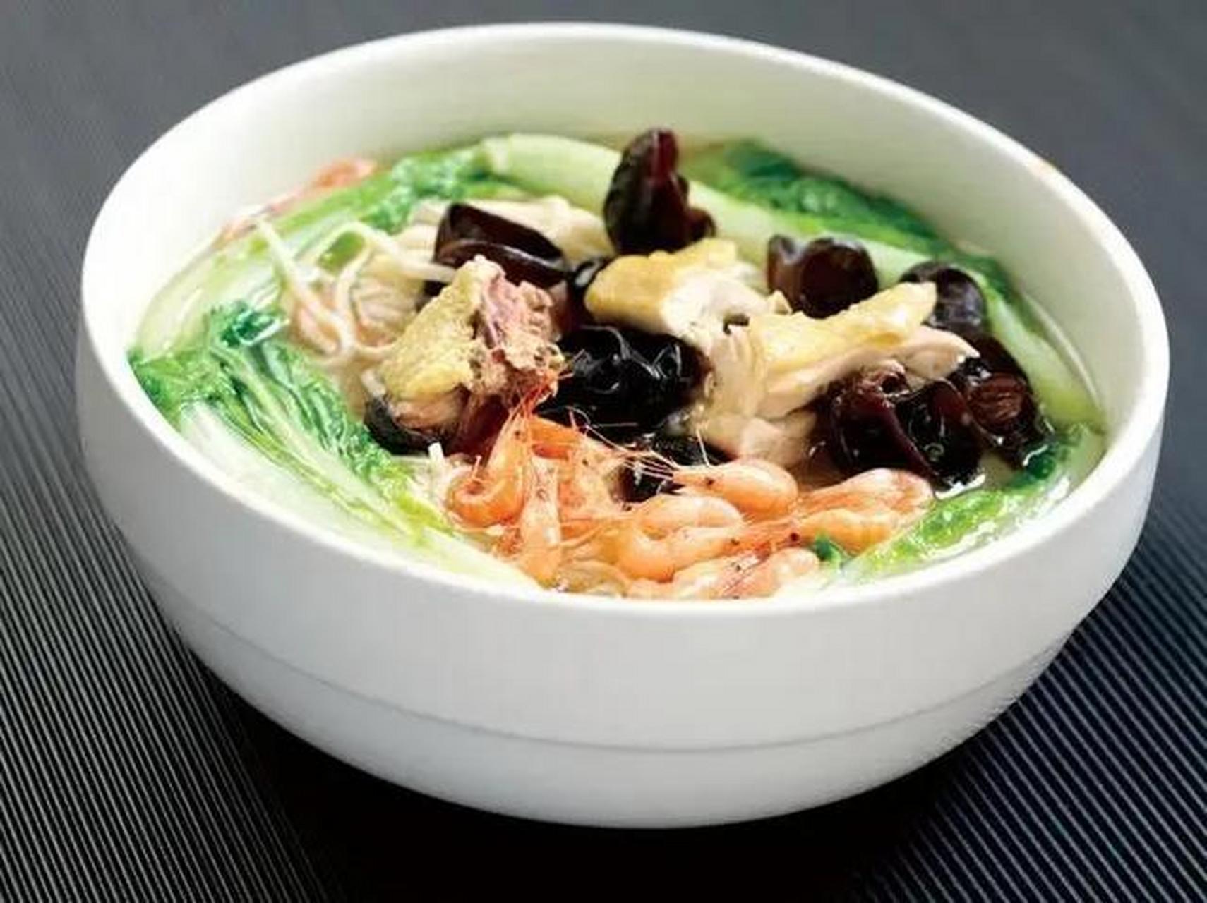 "三鲜面"好吃,又简单的制作方法:  三鲜面是一道非常受欢迎的美食