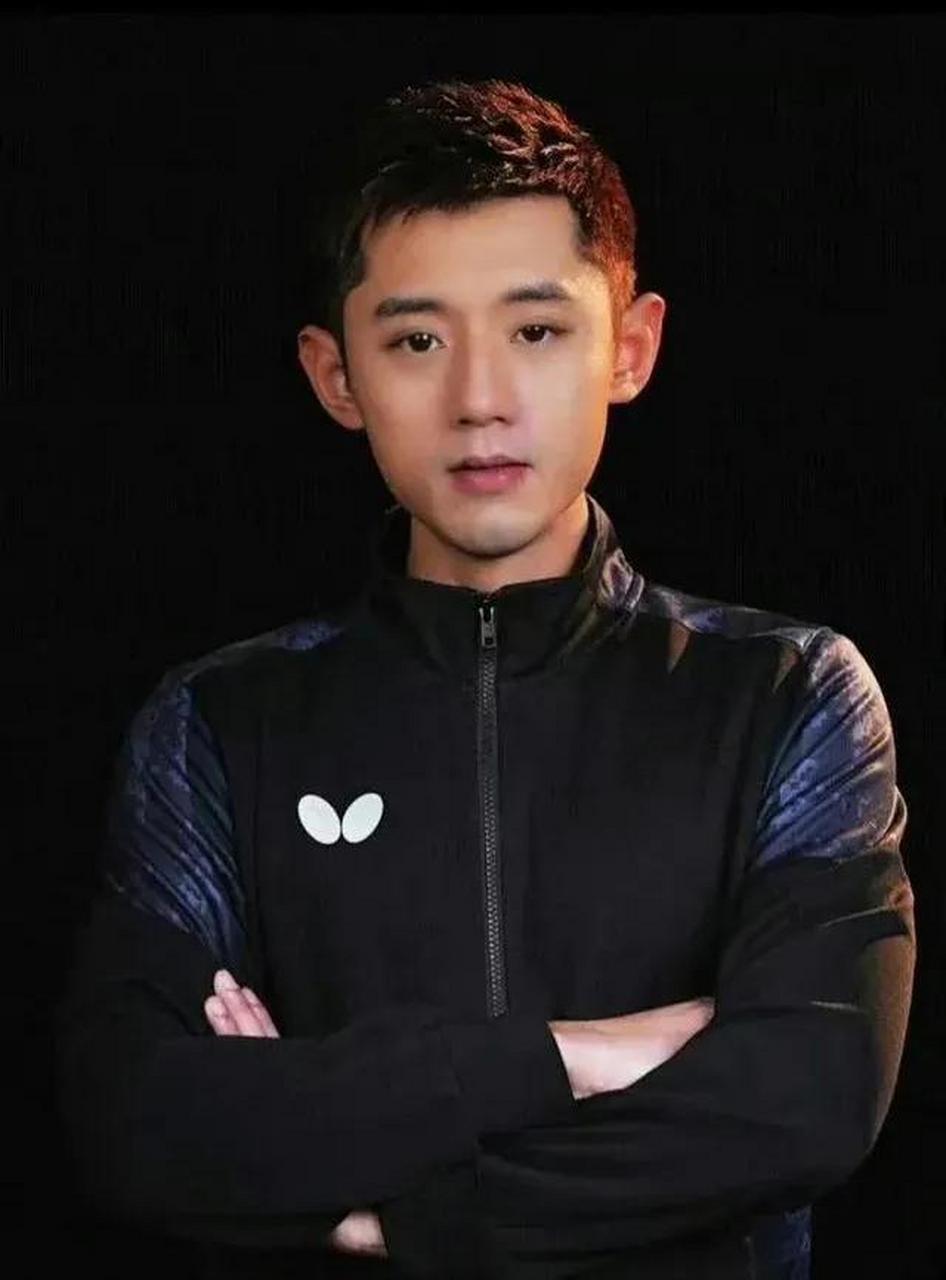 张继科拿"私密照抵赌债"的传闻愈演愈烈,围绕他的生活方面的爆料也是