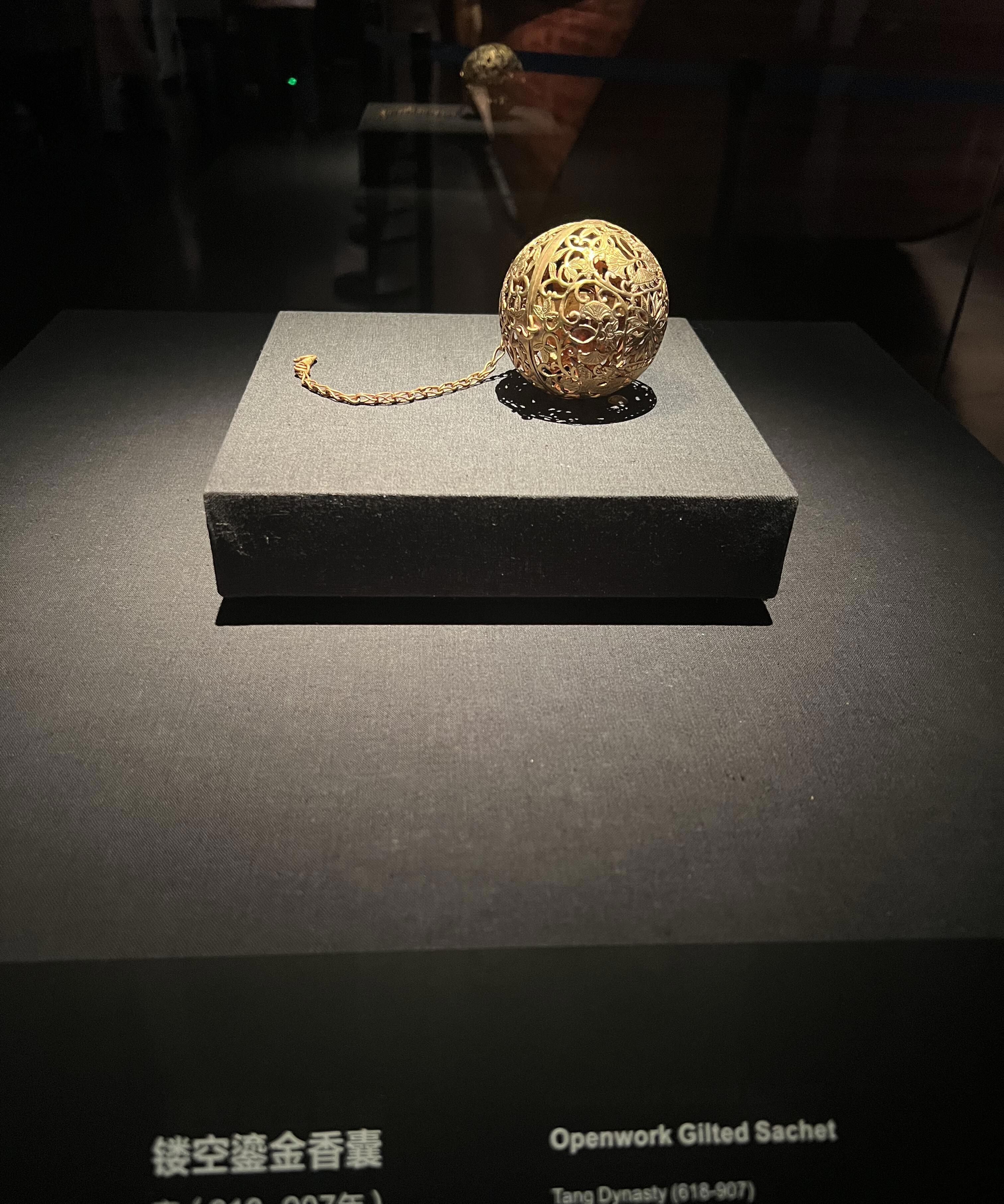 逛成都博物馆看见这个金香囊,看着好精致我好爱