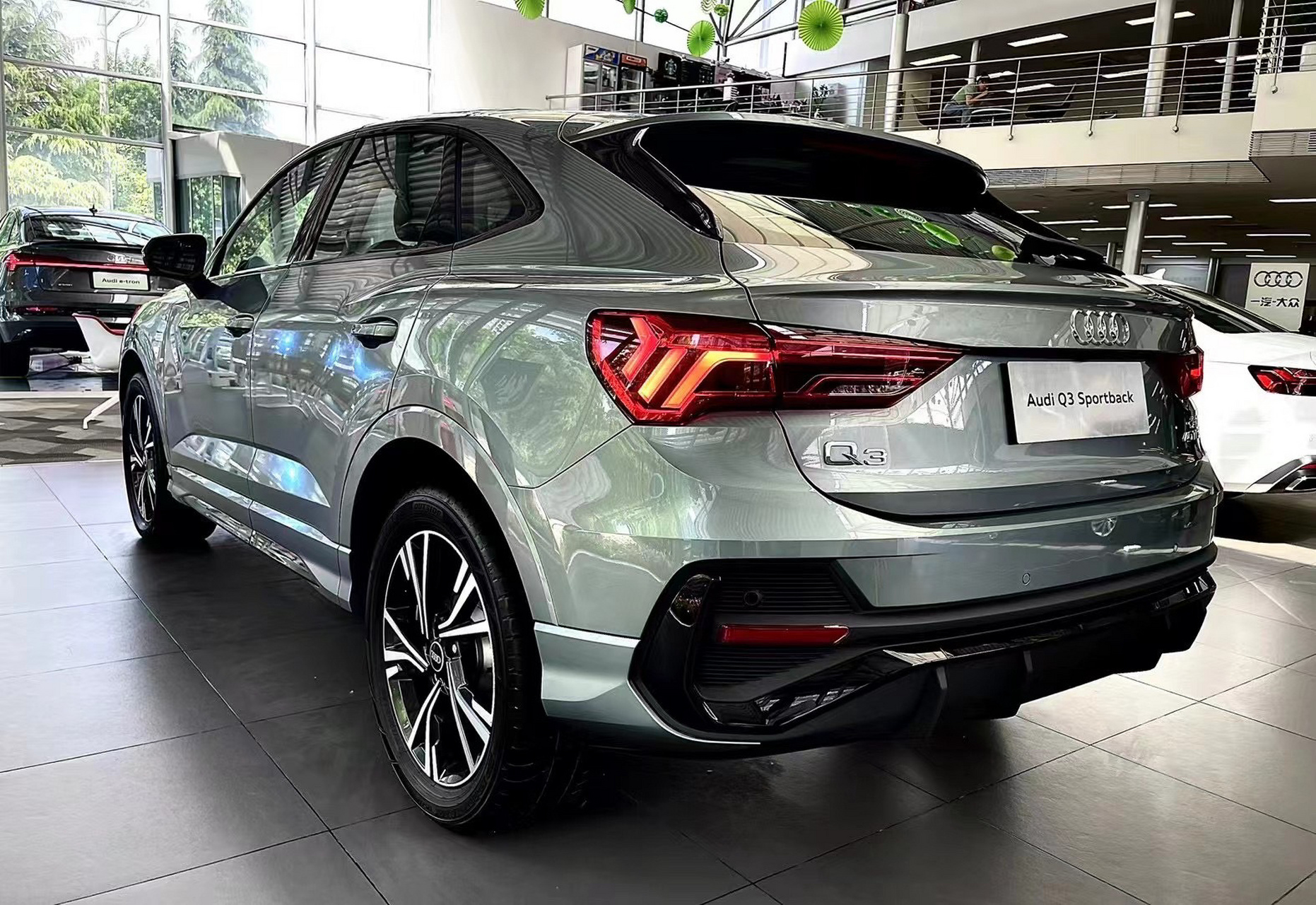 春天的味道 奥迪 q3 sportback 40tfsi 稀有配色 鳄鱼绿 2