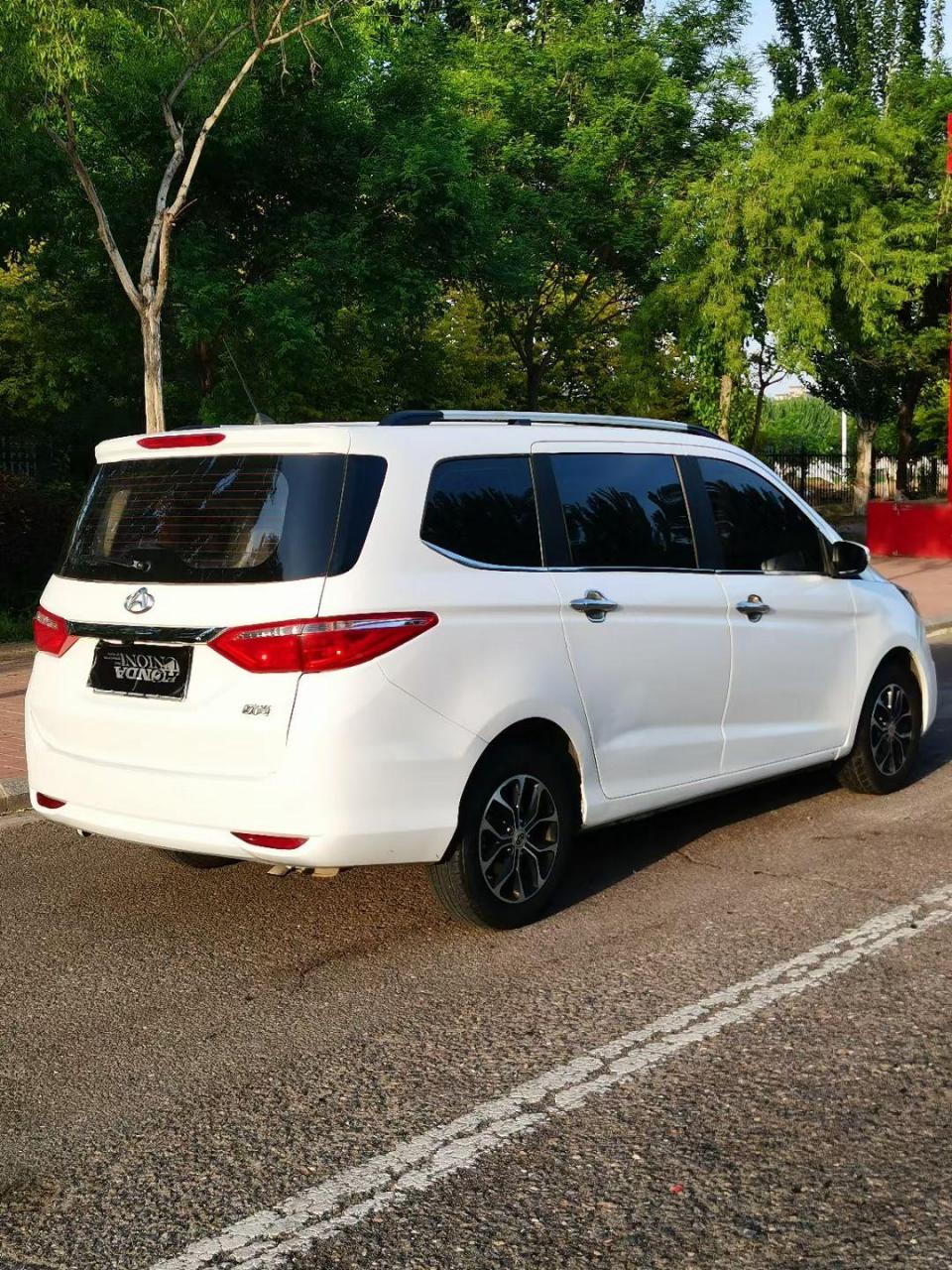 七座商务车大全长安欧尚a600 家用七座车  一万多7座mpv 16年长安欧尚