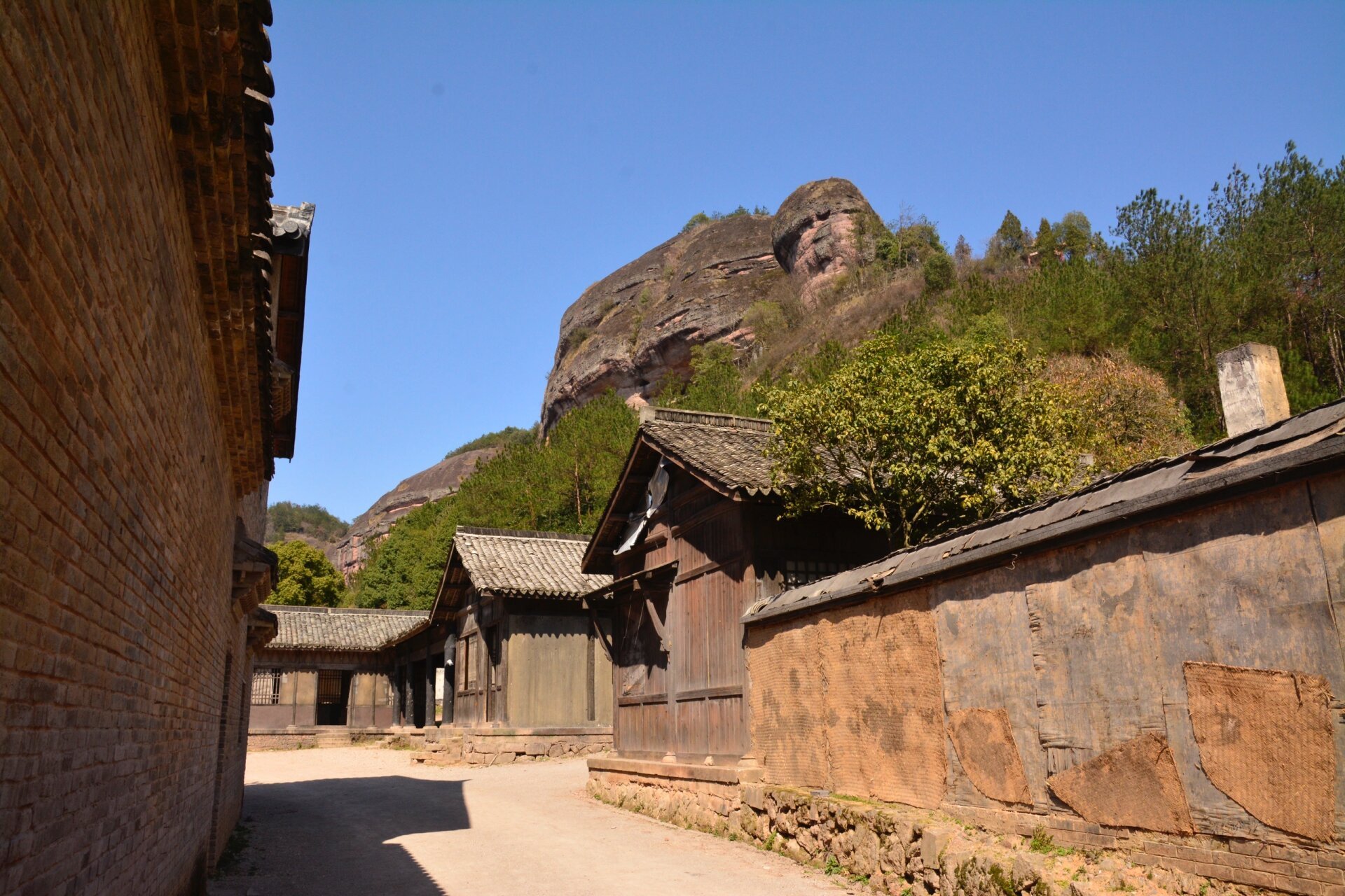 景区简介:国家级风景名胜区,国家自然遗产,国家aaaa级旅游景区—方岩