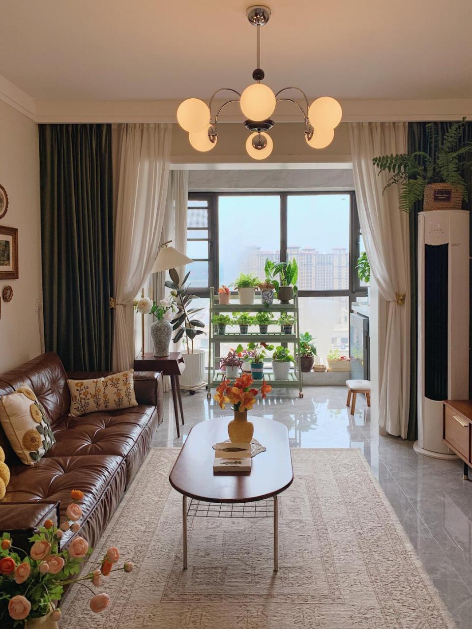 套内65平,三室一厅入住三年 走两步就没了所以越来越懒了!