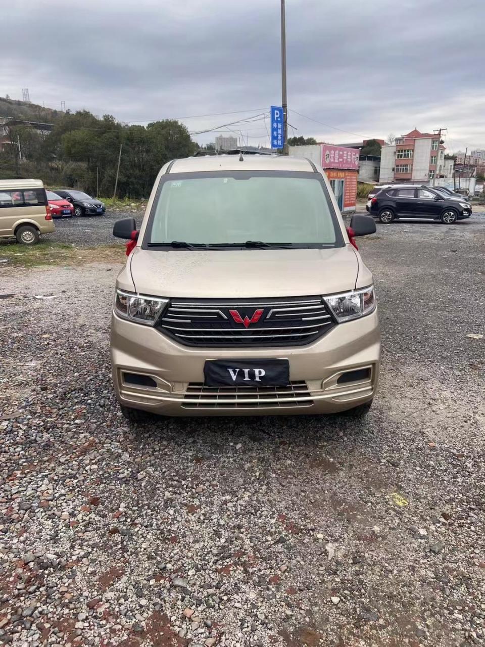 最新到店一台2021年上牌五菱宏光v,1.