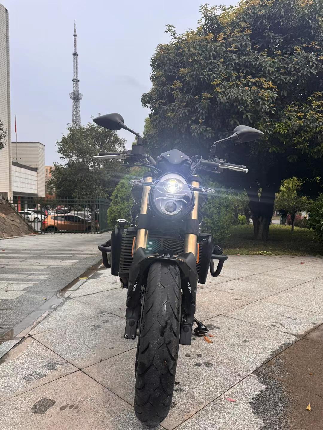 贝纳利752s