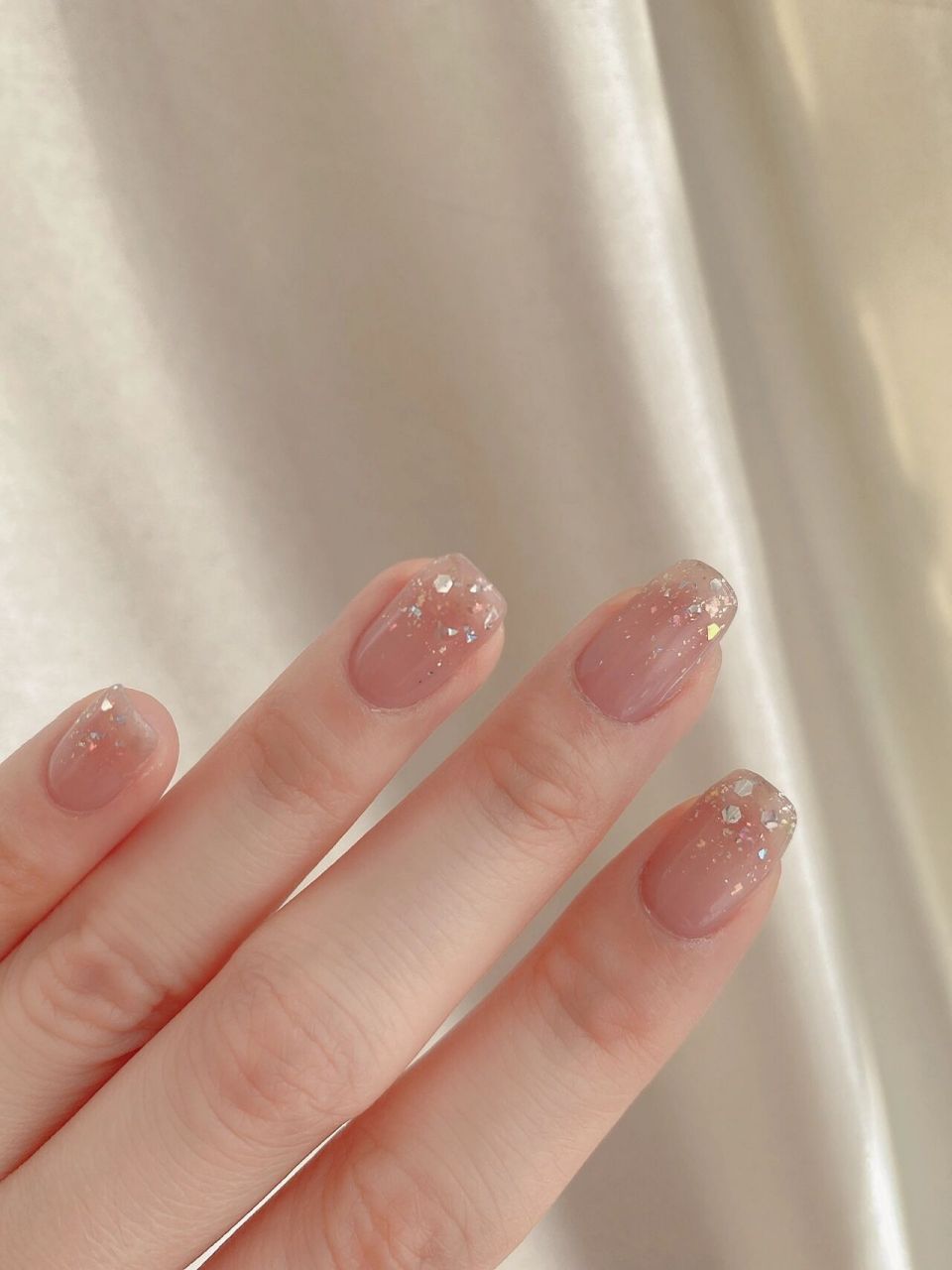 美甲|春天日常通勤仙气闪闪水晶透明感9678 做个干干净净,灯光下