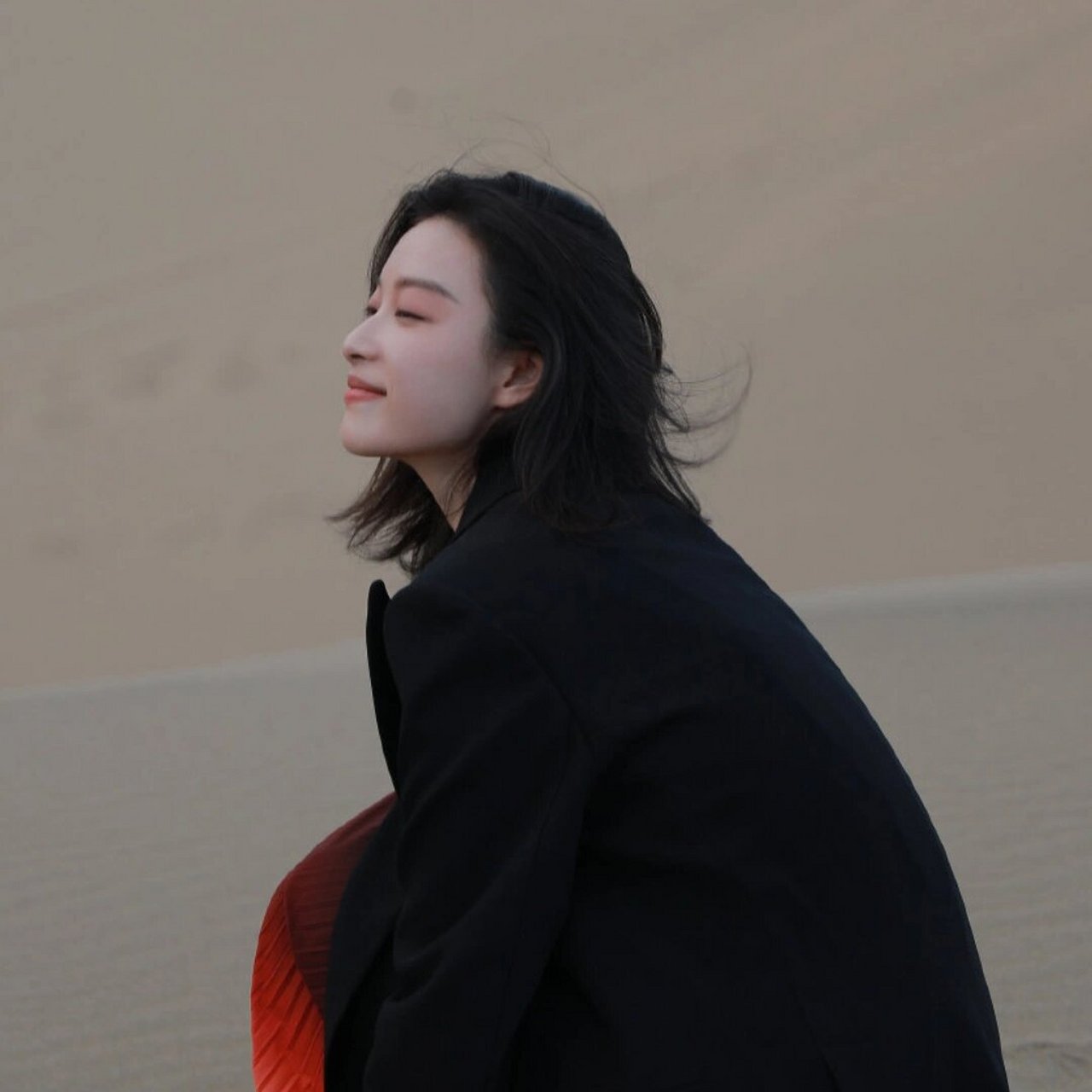 倪妮头像‖清冷氛围感 这女人站那就是风景!