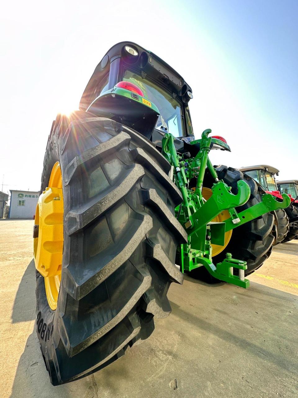 性价比最高的约翰迪尔大马力2104拖拉机.