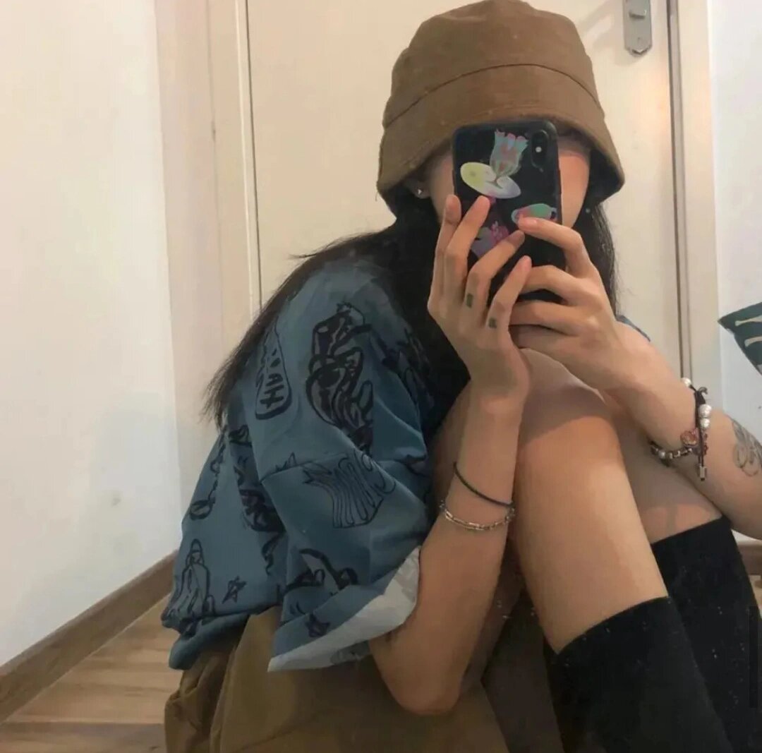 遮脸真人头像女来了