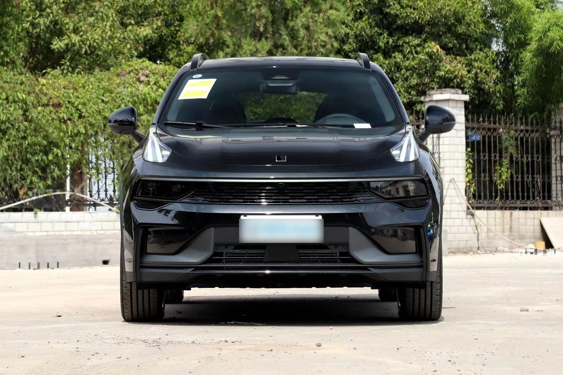 0的版本大概多少油耗?领克01是一款中型suv,搭载了2.