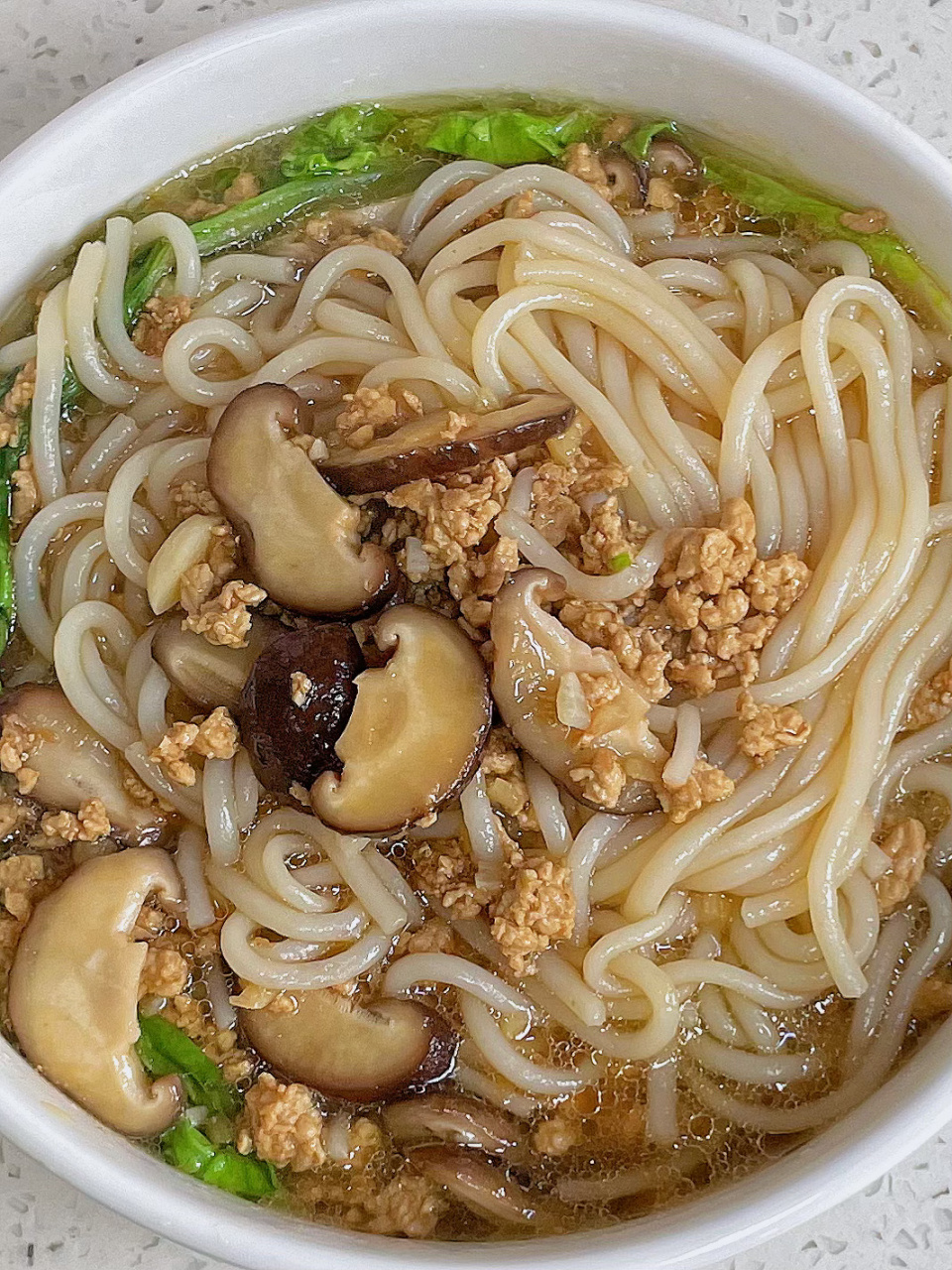 快试试这样做肉末香菇米粉～～ 91做法: 16615瘦肉洗净剁成末 2