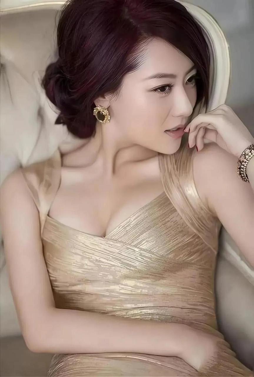 韩雪据说背景很厉害,自然无人敢惹!