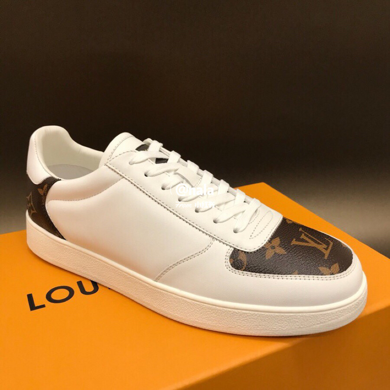 lv小白鞋|每个男生都会喜欢的lv板鞋 这个颜色太经典了 永不过时的