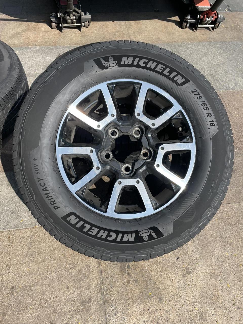 丰田坦途更换米其林275/65r18 旅悦suv轮胎