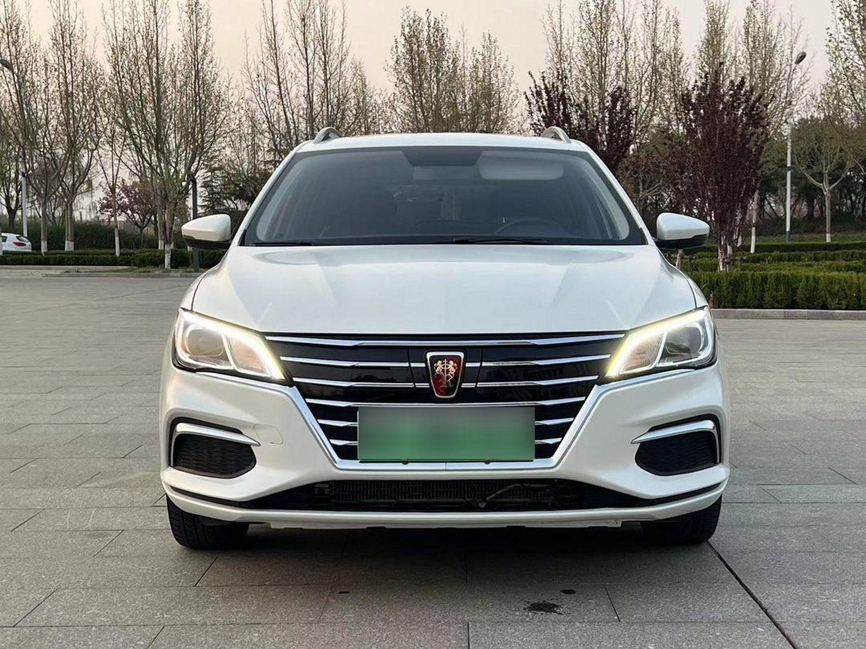 最新到店18年3月荣威ei5 互联豪华版 五门五座旅行车