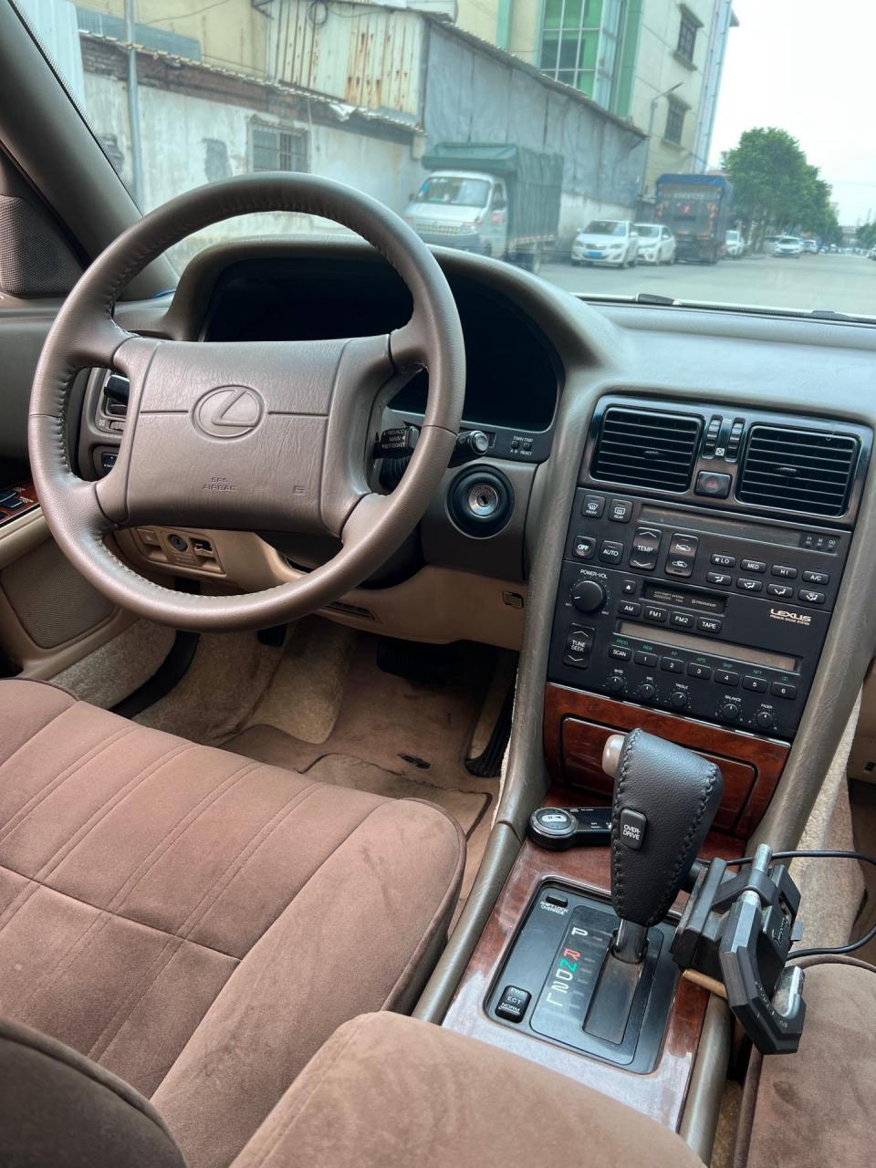 88万包过户,93年4月雷克萨斯 凌志ls400 ,中山牌过户车,费用齐全,车况