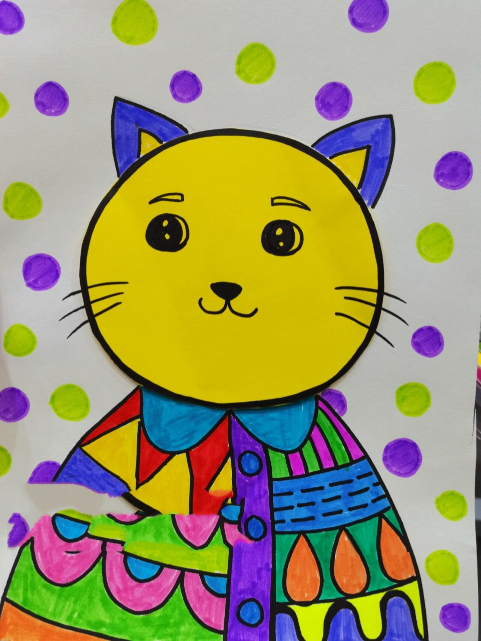 《穿花衣的小猫咪》儿童色彩装饰画 小猫是很多人都喜欢的宠物,它的
