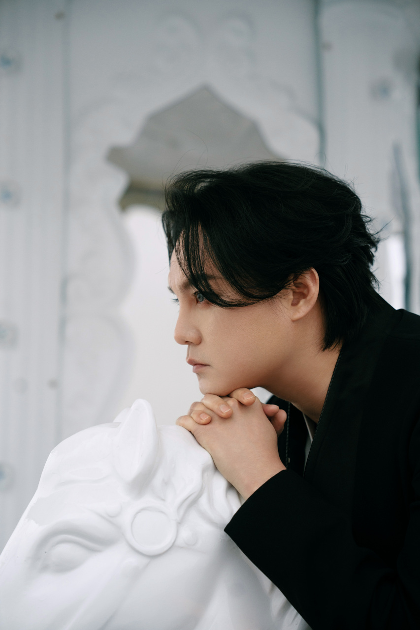 木叶飞舞之处,火亦生生不息97 尹正诠释雅致格调,定义燃酷时尚.