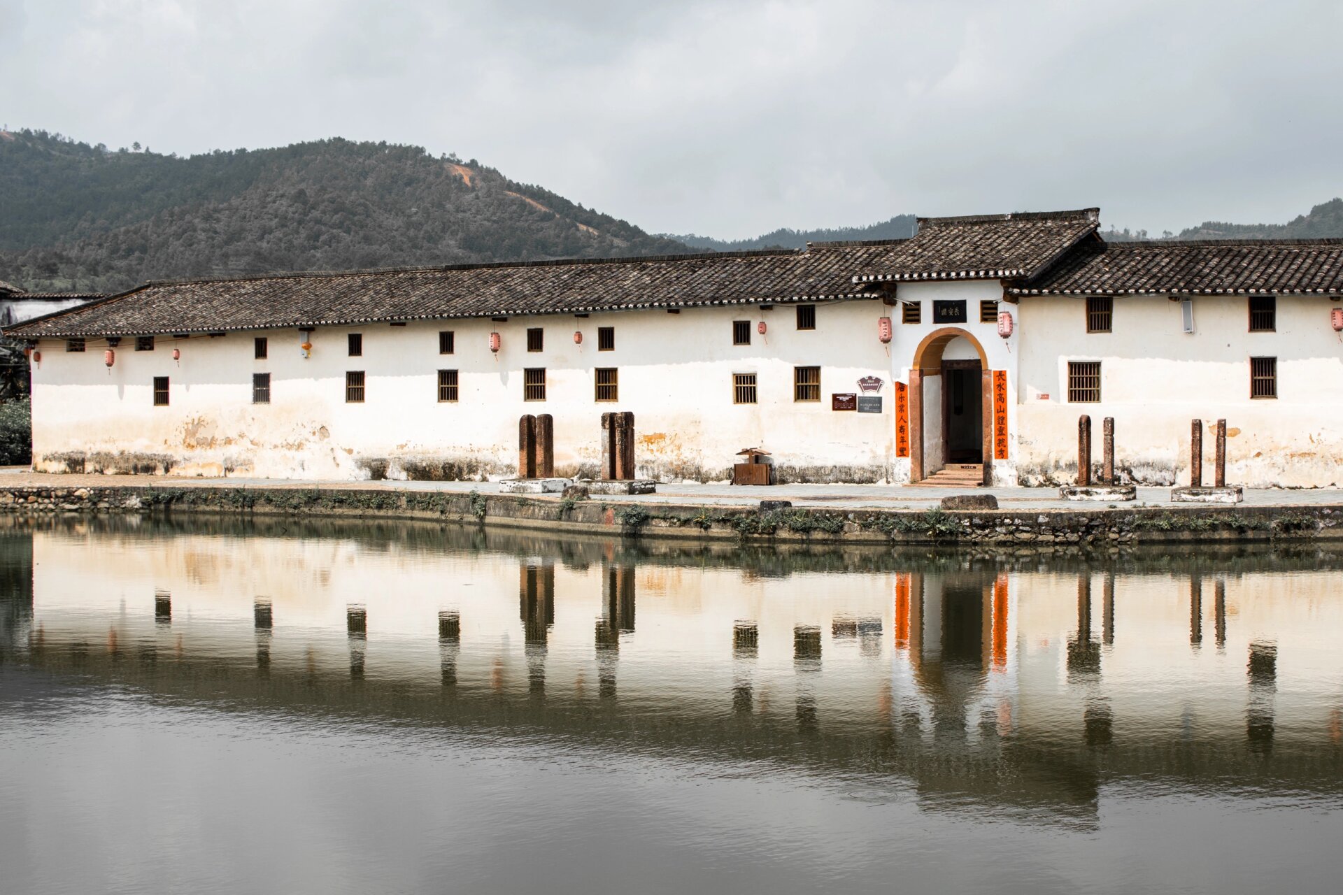 粤北客家围屋|湖心坝长安围 我没广角拍不全 其实专门过去看没有想象