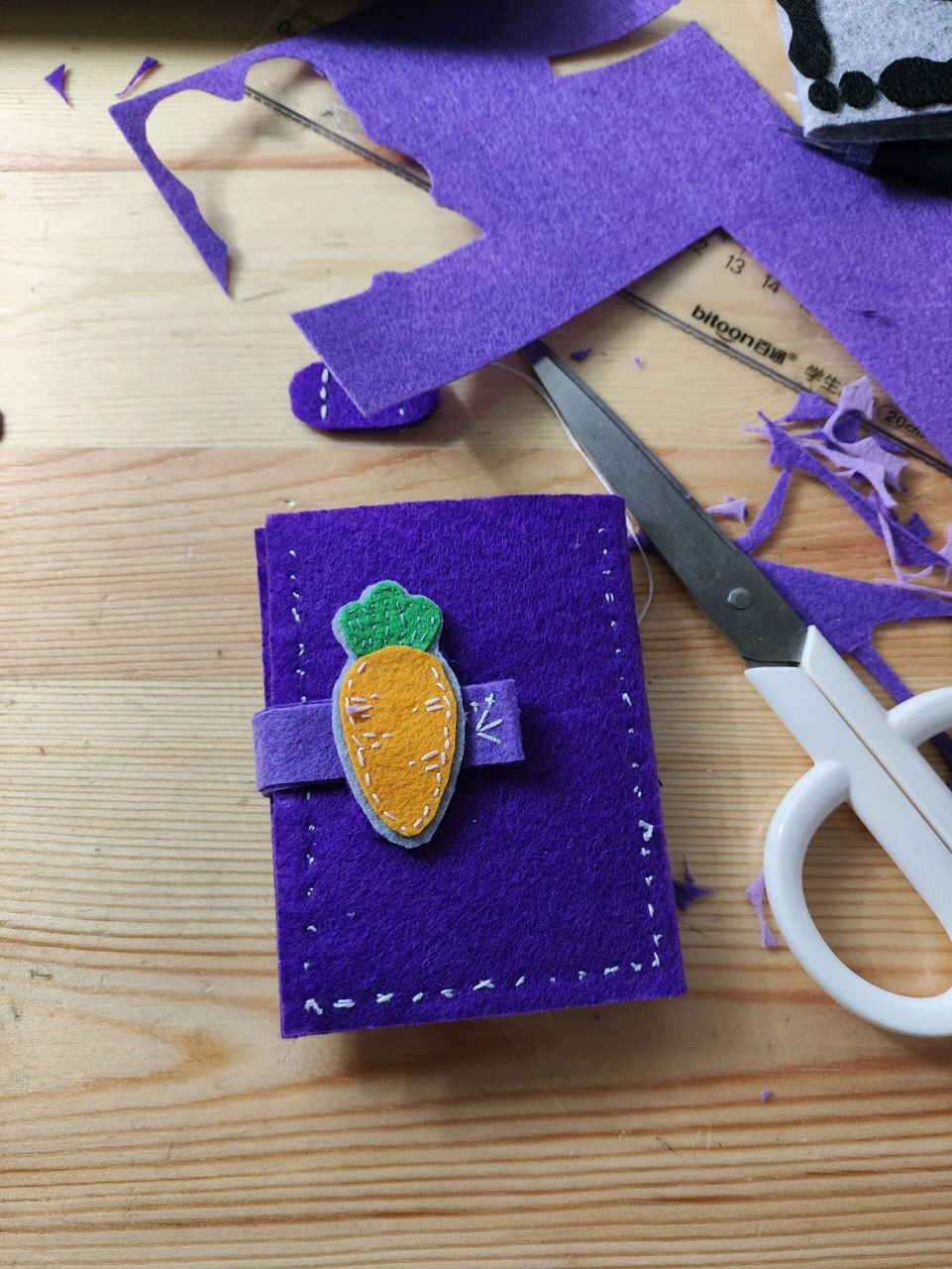 紫色不织布第二弹～9090 给室友做的卡包