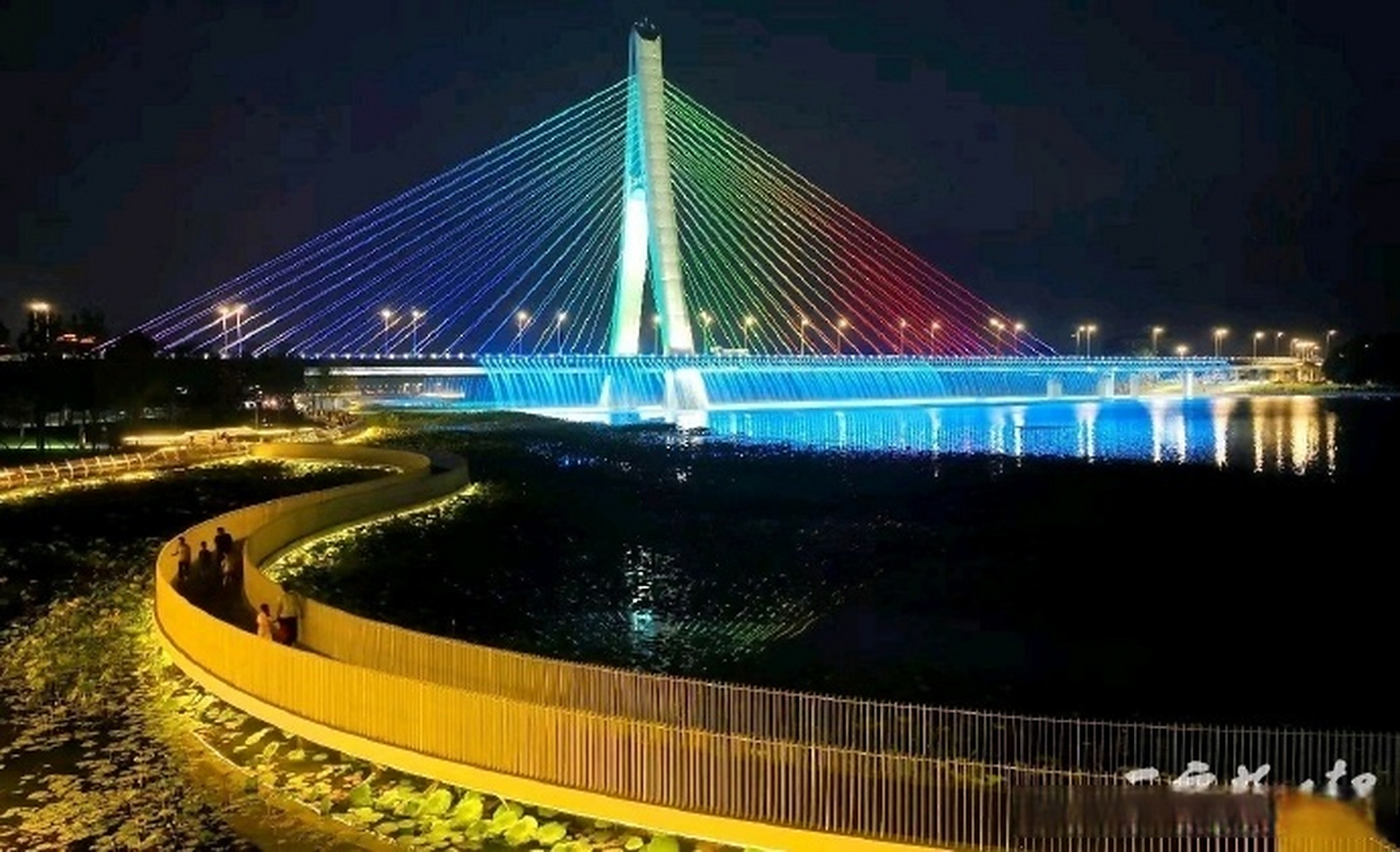 这么近那么美周末到河北# 【#打卡石家庄太平河学府桥#】石家庄市