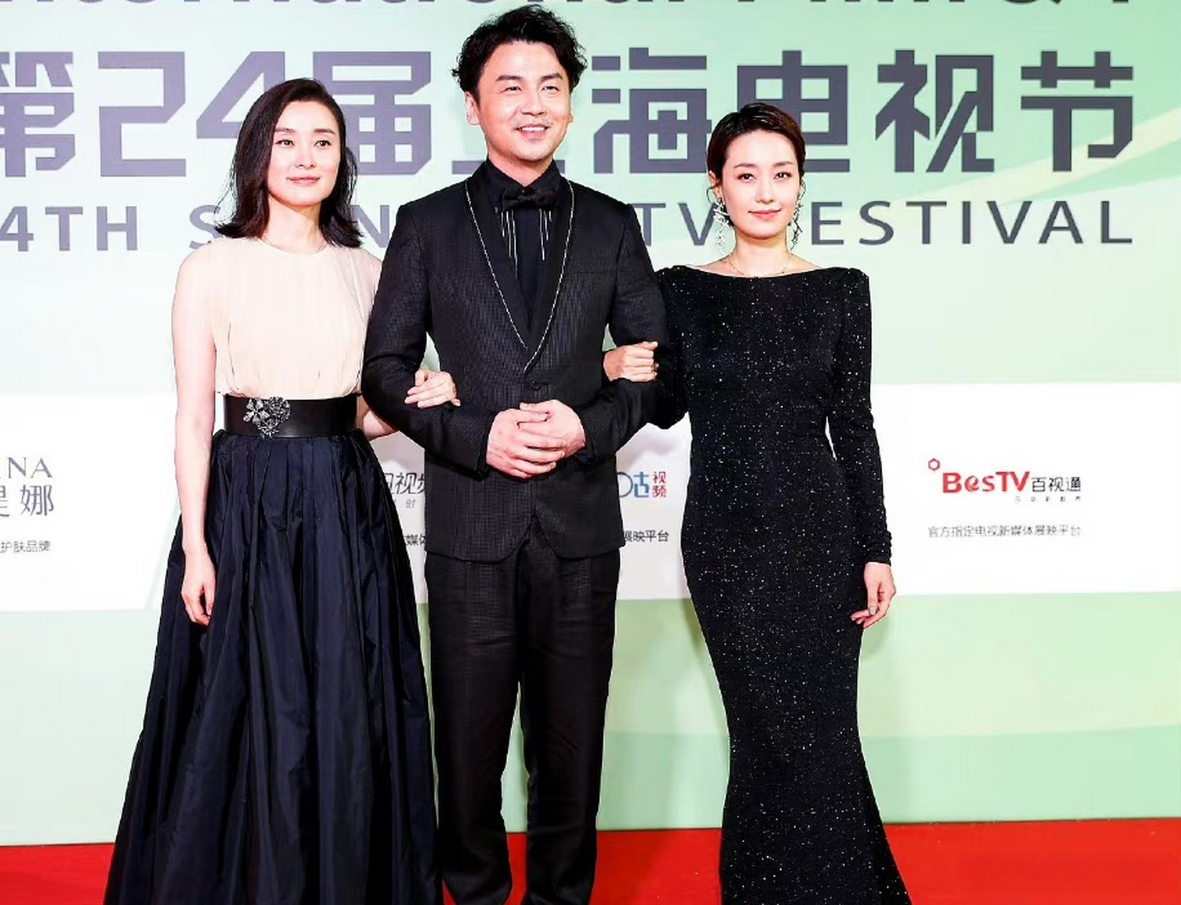 当初我的前半生最佳男主角提名给了雷佳音,这部剧男主难道不是靳东吗