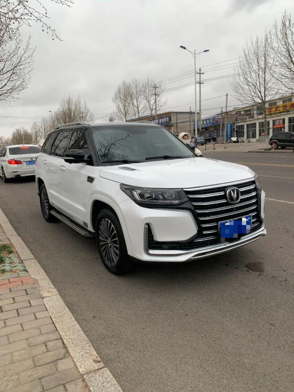 2020年10月,长安cs95. 大尺寸7座suv.