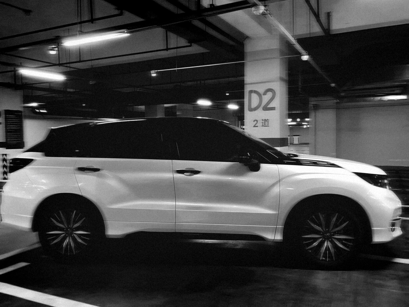 来一组黑白的冠道帅极了 060606来一组黑白的本田冠道太好看了