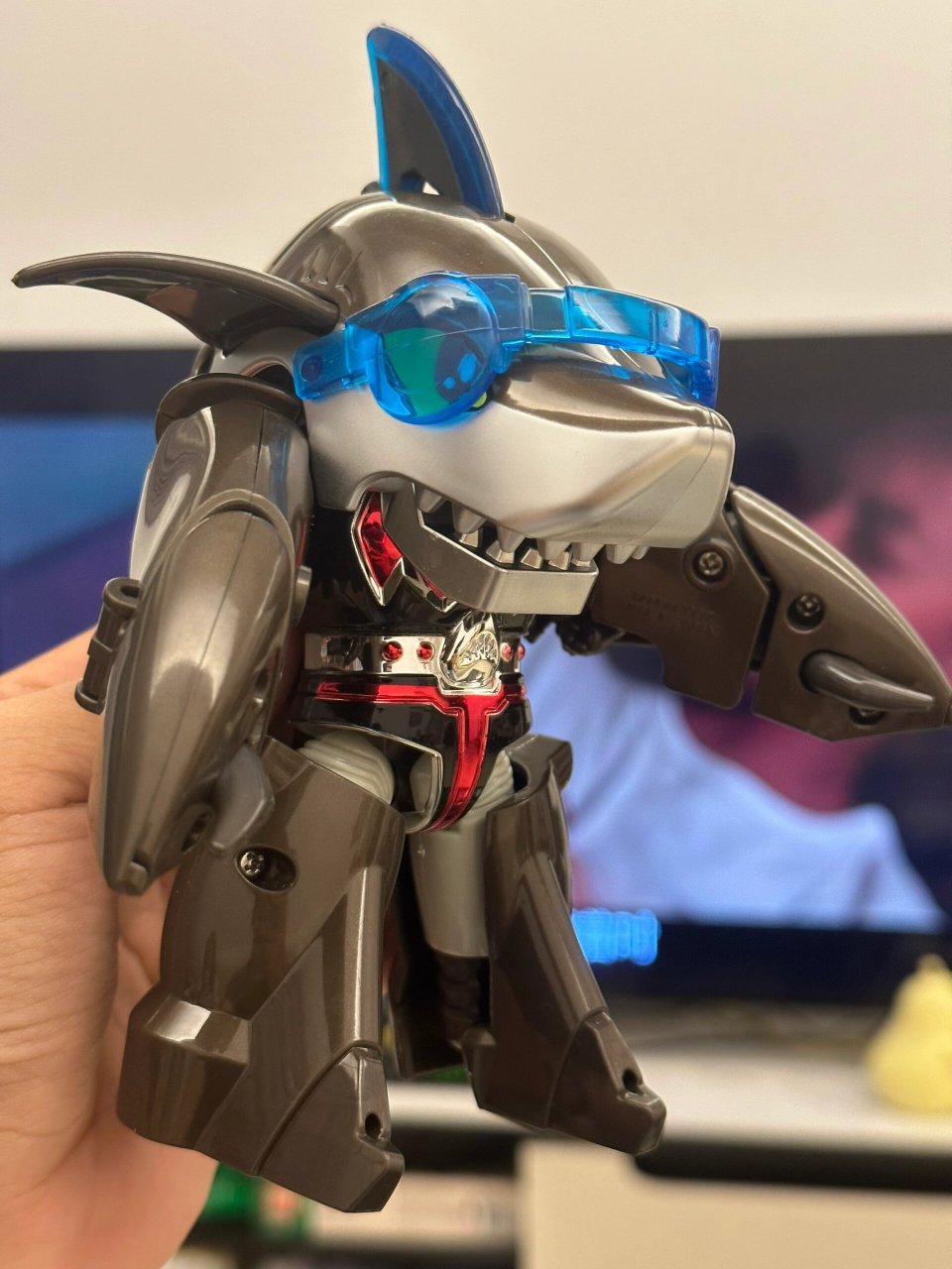 左滑看鲨鱼辣椒009215变身 谢谢老婆!