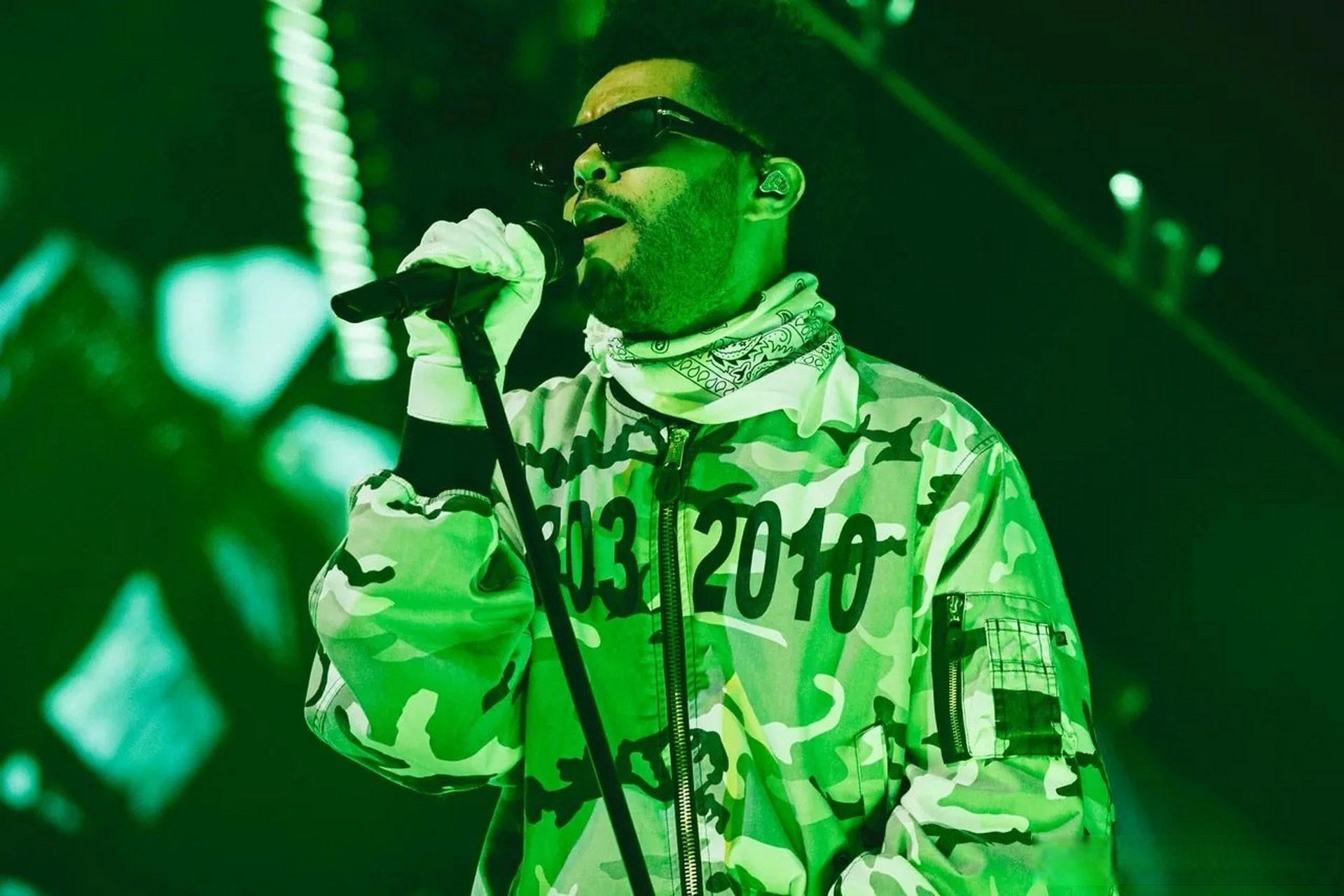 【新剧预热,the weeknd发布四首新feat单曲】   在 mike dean 近日