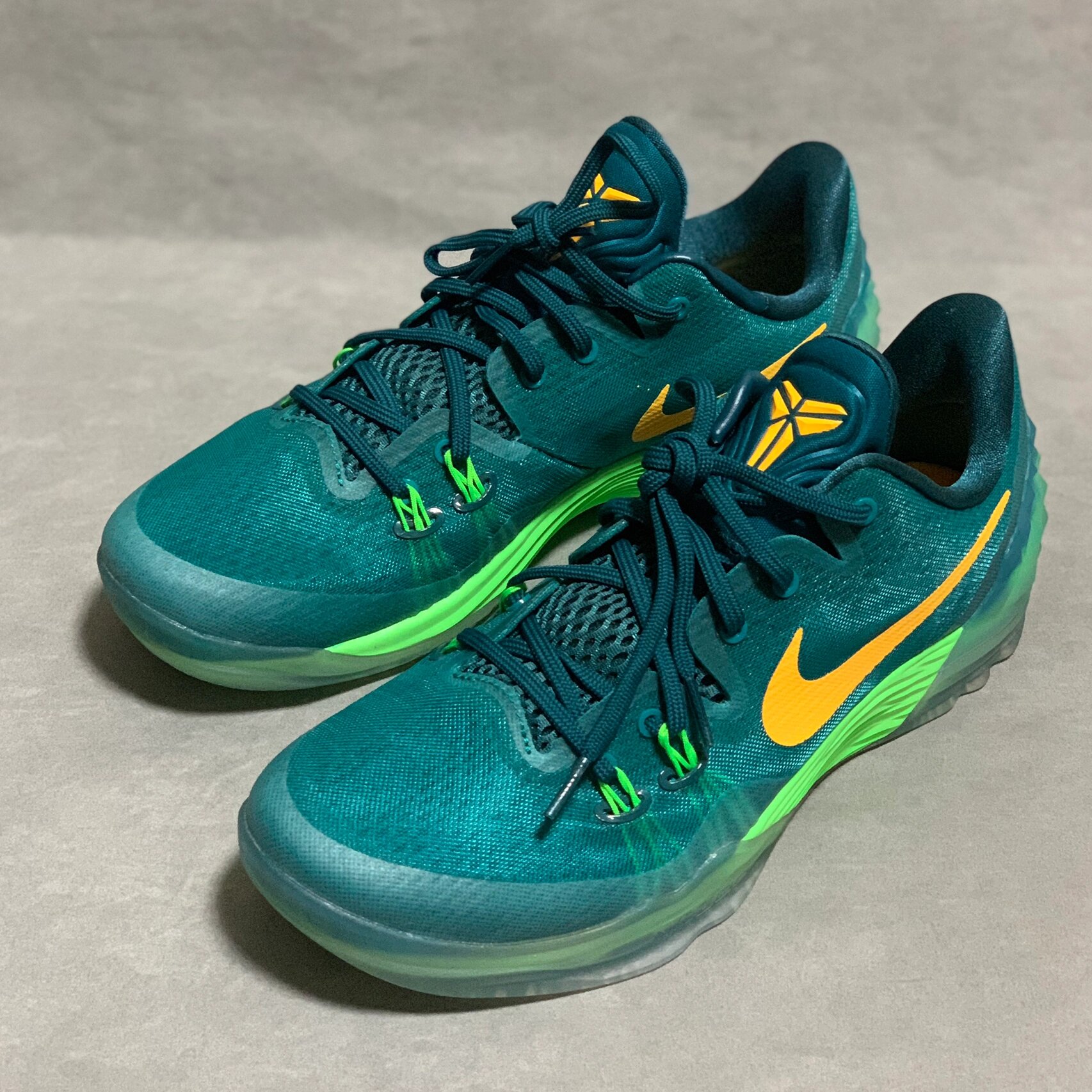每日老鞋—科比venomenon 5毒液5 名称:nike zoom kobe venomenon 5