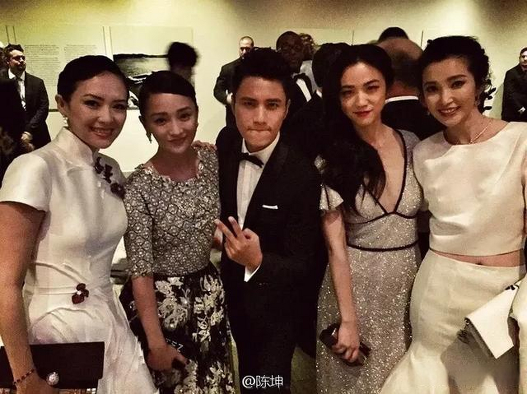 章子怡,周迅,汤唯,李冰冰 我一眼章子怡,李冰冰的脸太鼓了! 娱评瓷屯