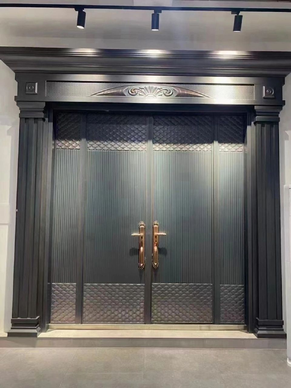 锌合金铸铝别墅大门进户门对开门四开门子母 定制工期延长,消防查询