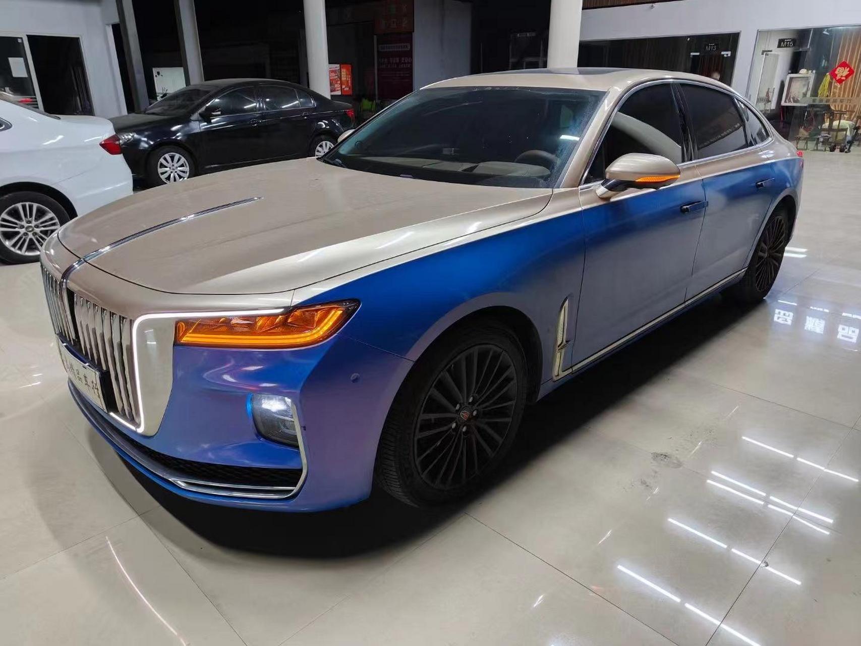 红旗h9. 21年  黑色贴双拼膜 一手车  全车原版原漆   新车指导价36.