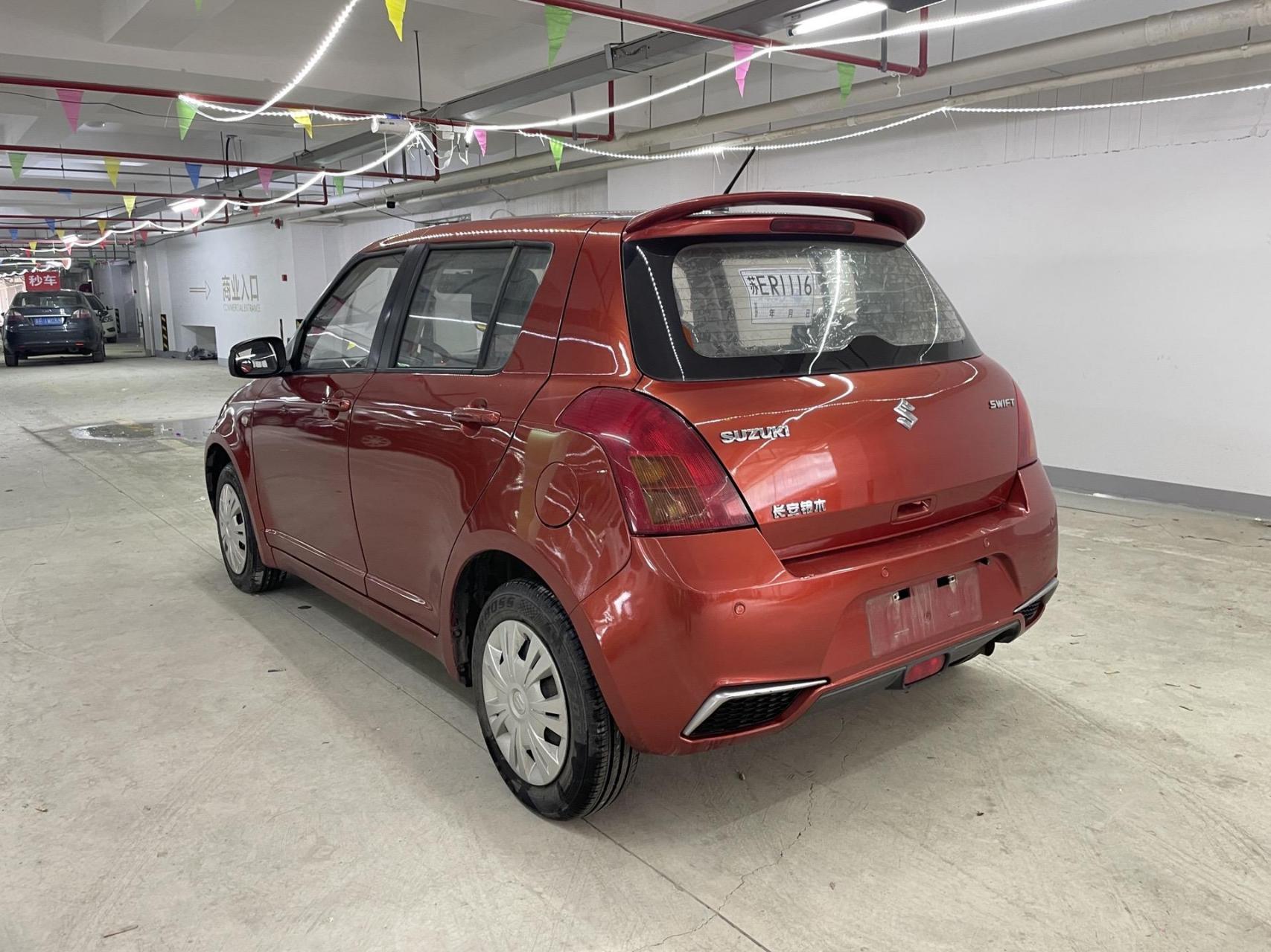 14年铃木雨燕 1.3l手动挡.一手车跑了八万多公里,车况非常好,全款1.