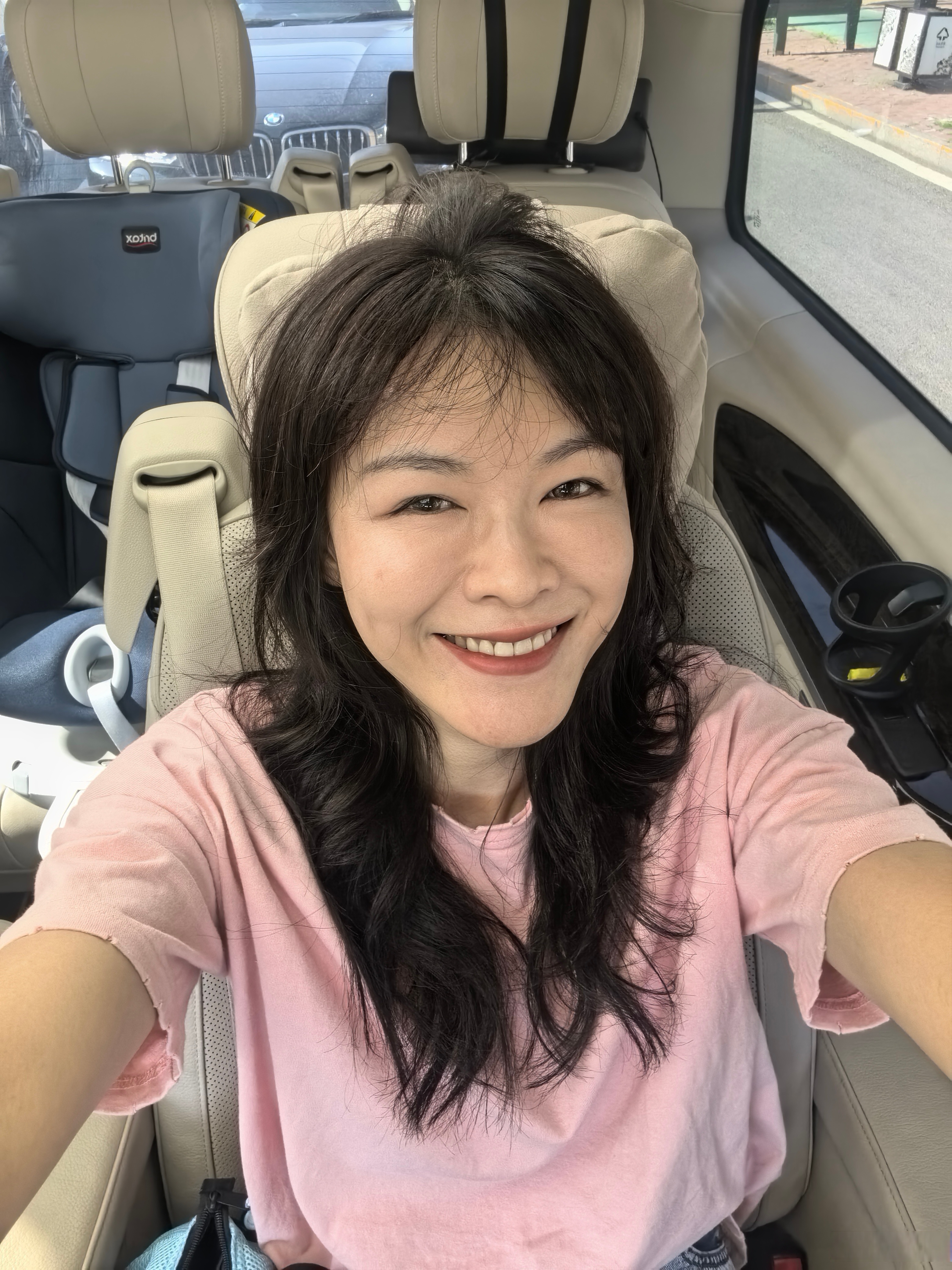 1  晚饭后我想遛弯,于是和孩子说带他去滑滑梯,去