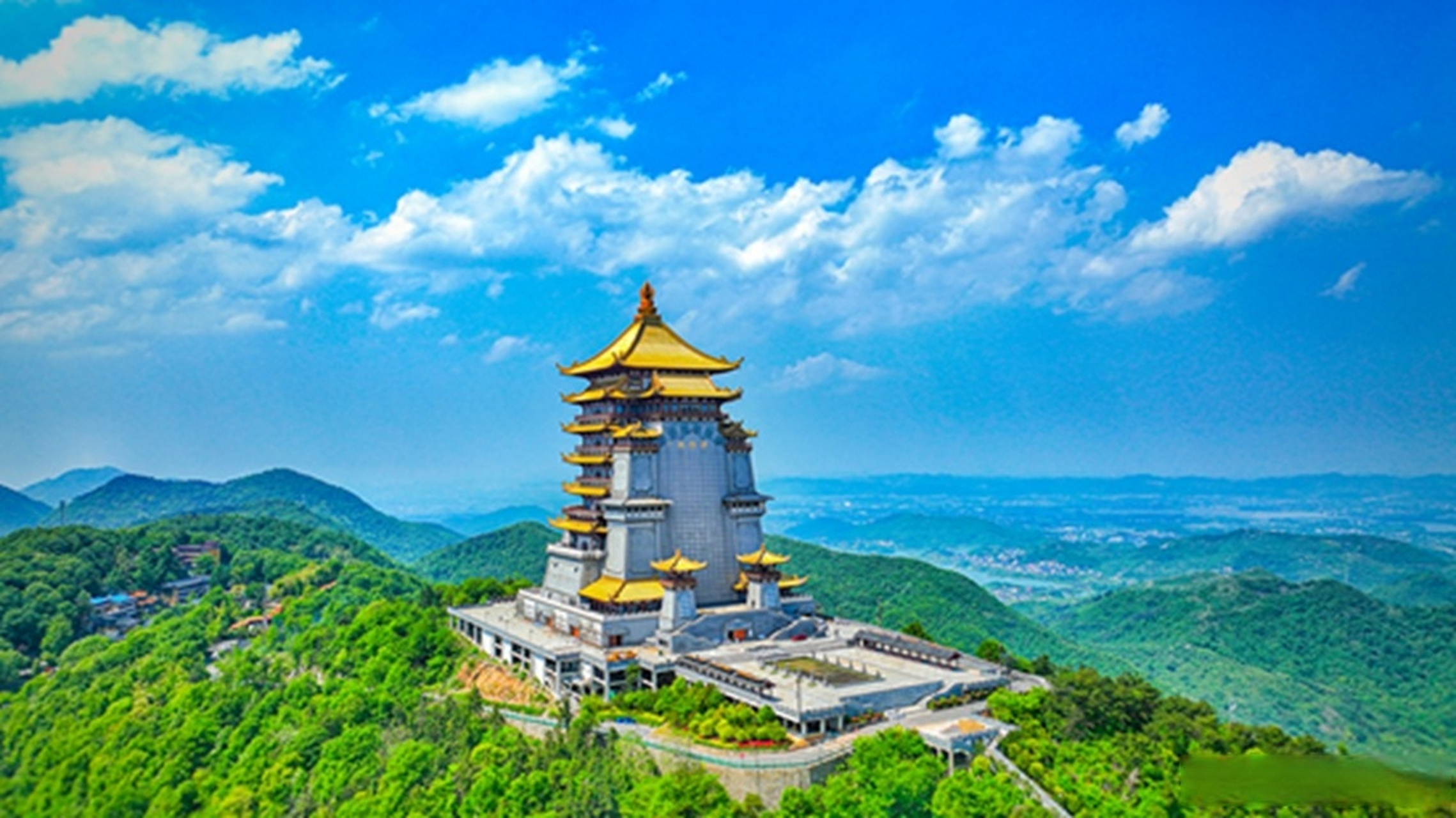 奋进中国 大江澎湃【60秒看大江澎湃|东昌阁火爆出圈,黄石让好山好水