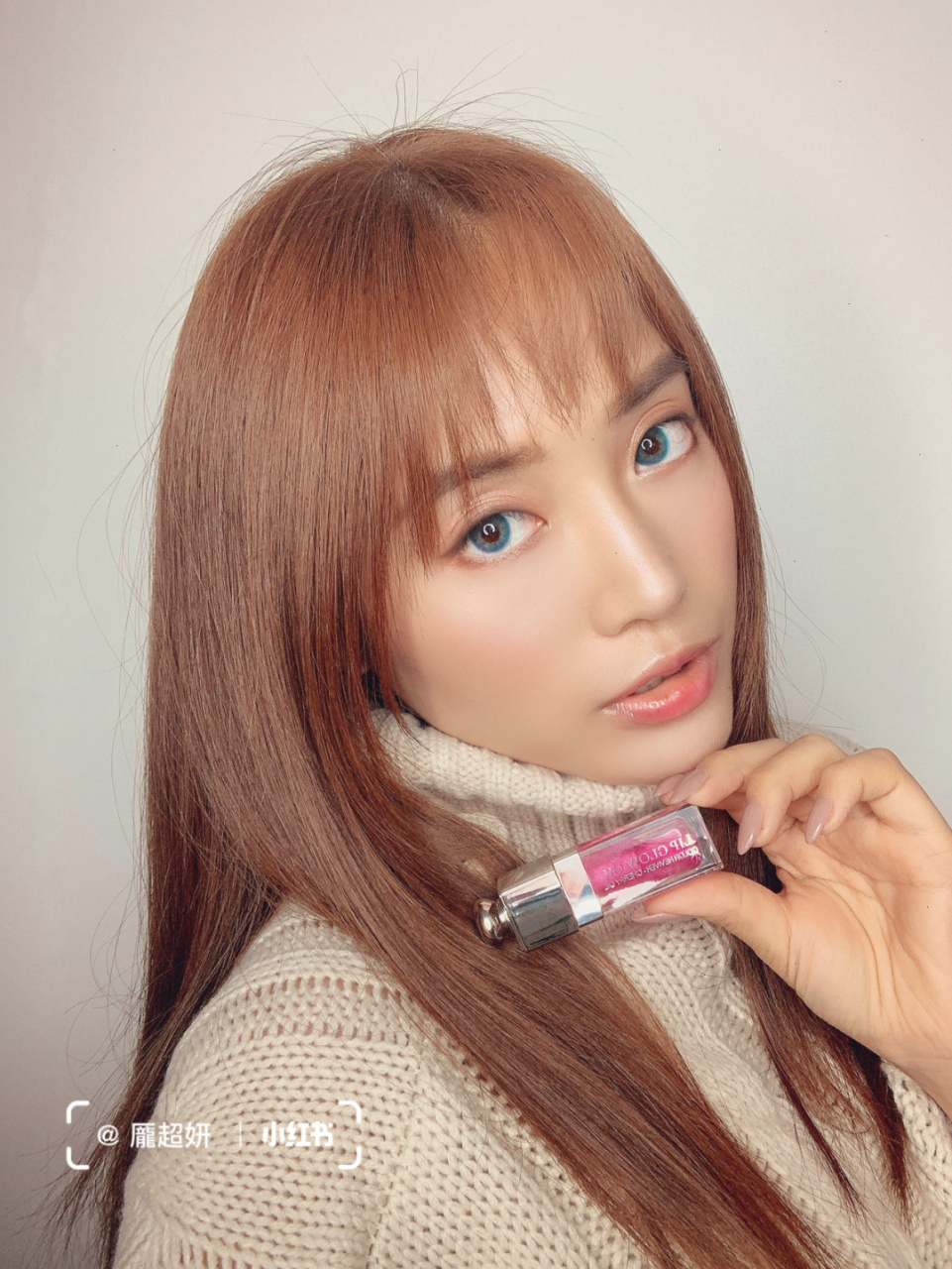 今天用的是  dior lip glow oil - 007号9493 也是今年2020新出的