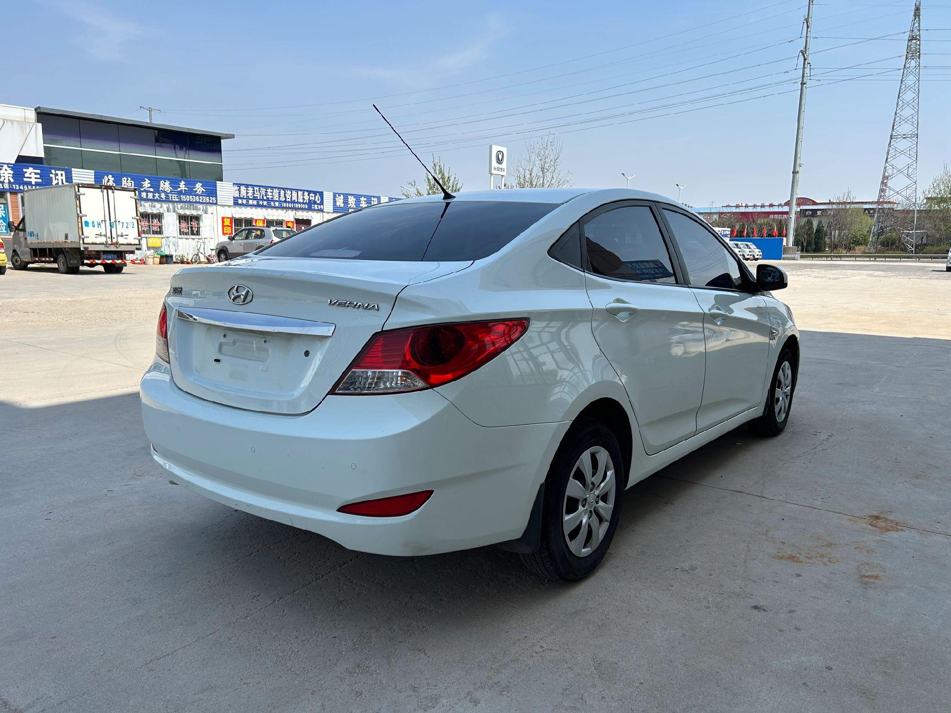 高性价比二手车推荐 13年现代瑞纳 手动1.4 一万来块钱