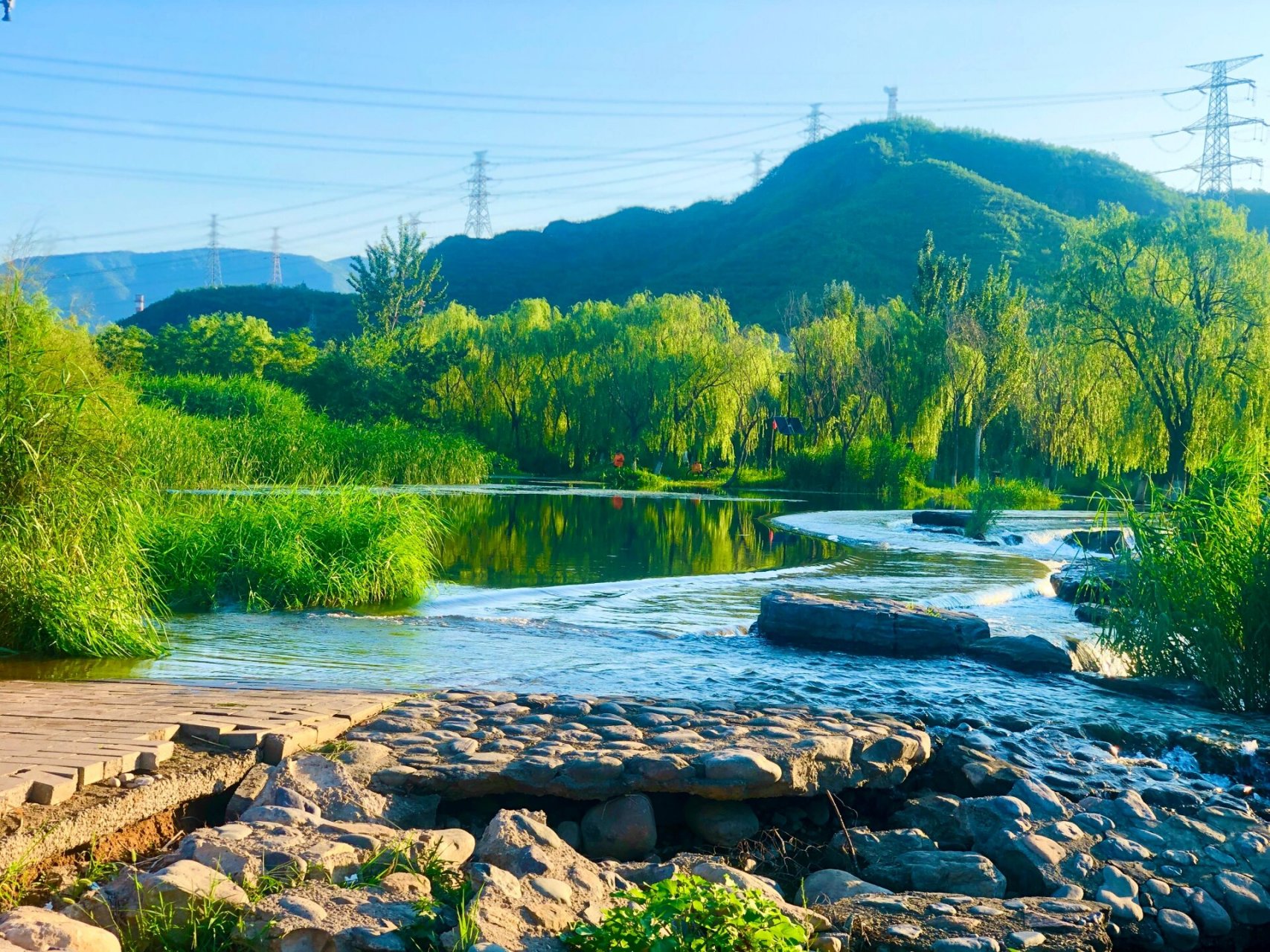 北京西边玩水好去处 门城湖公园漫水路,小溪流,大溪流,水质干净.