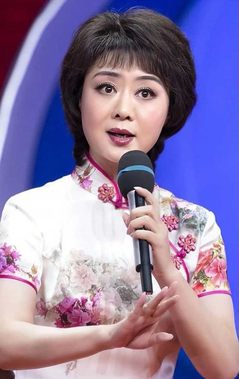 李胜素,京剧界"第一美女",对京剧的热爱几近痴狂,不做家务,不会开车