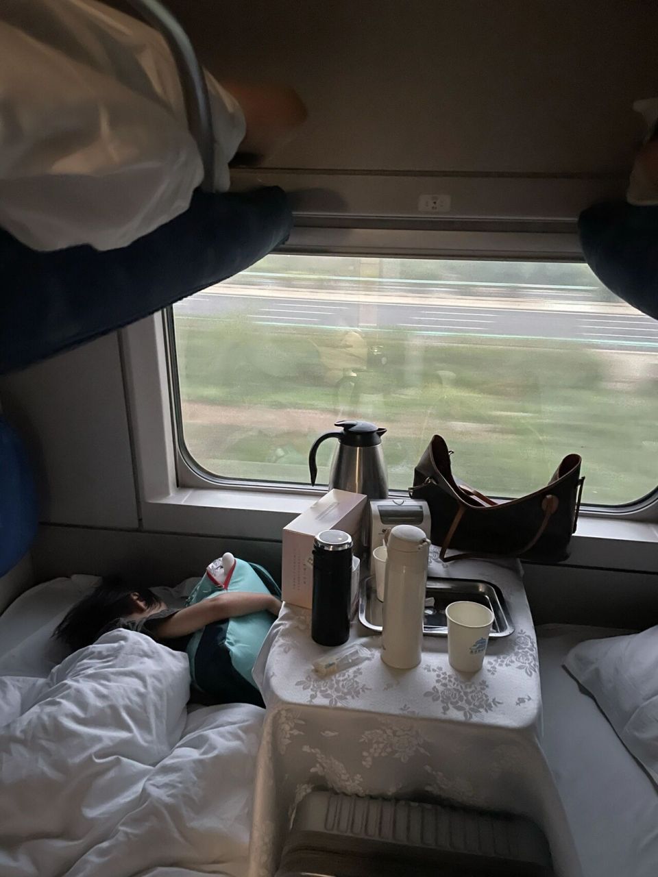 第一次乘坐高铁卧铺车,d910次列车深圳北——北京西.