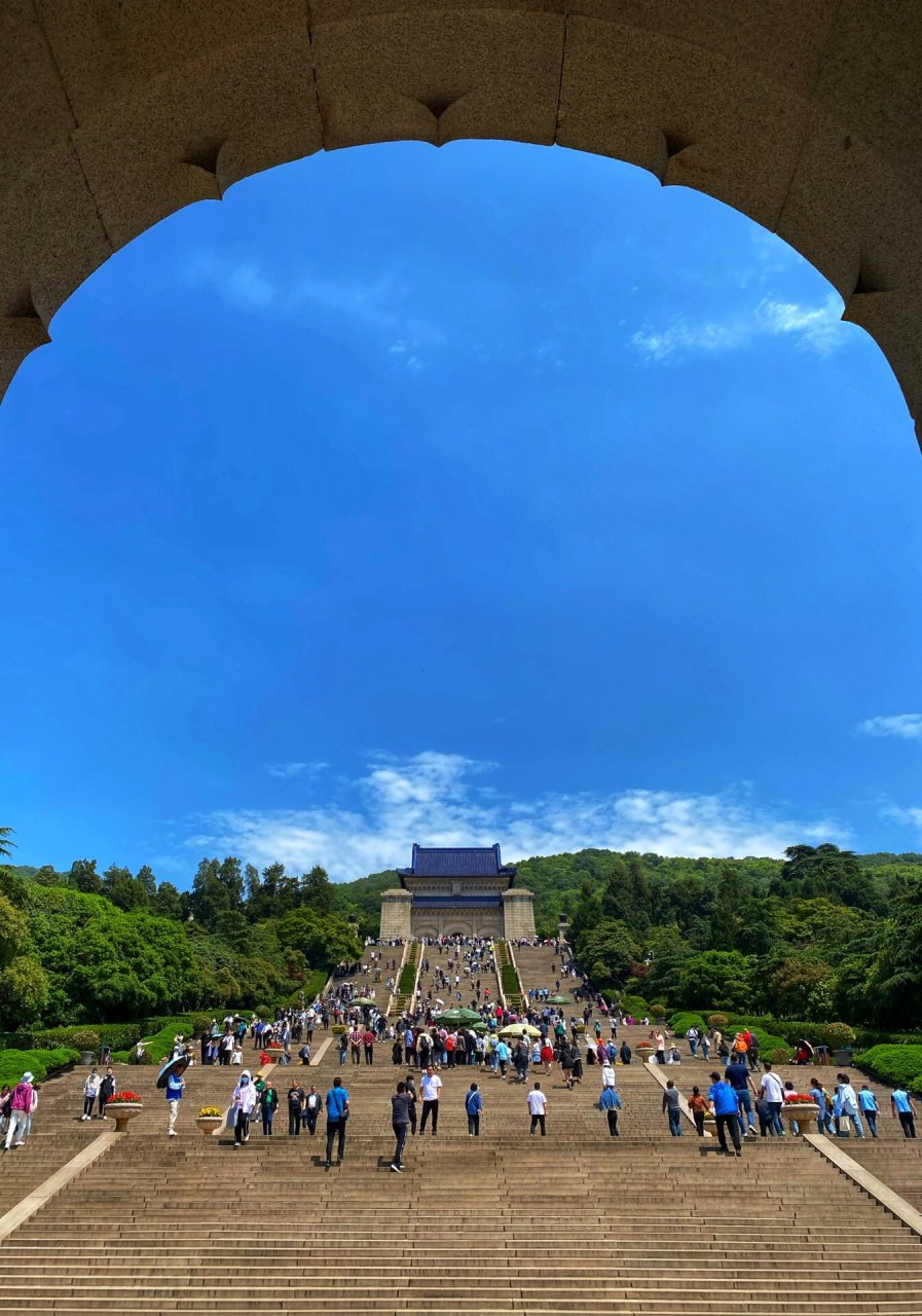 南京 | 中山陵 俯瞰全景,最美梧桐大道 五月的南京,满眼都是舒服的绿.