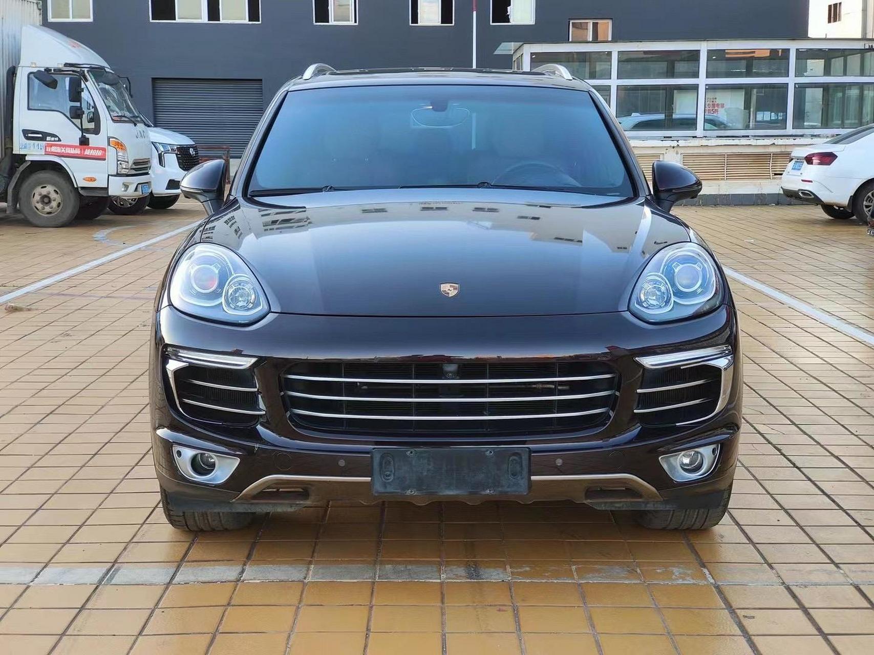 成功拿下16年年底上牌16款改款保时捷卡宴,车况小精品仅更换一个车门