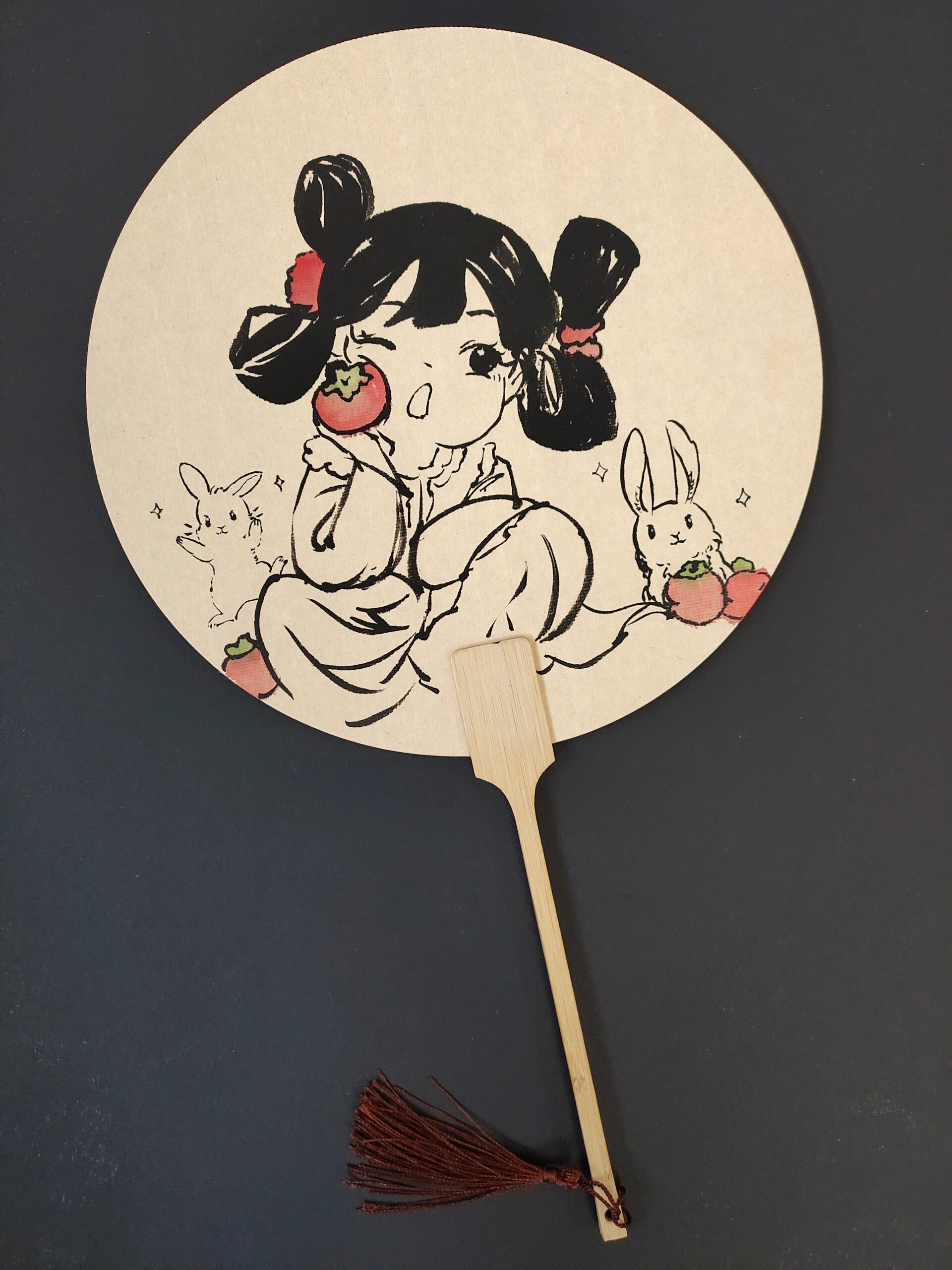 团扇绘画记录4:古风少女 不想上色怕手抖 有借鉴和临摹