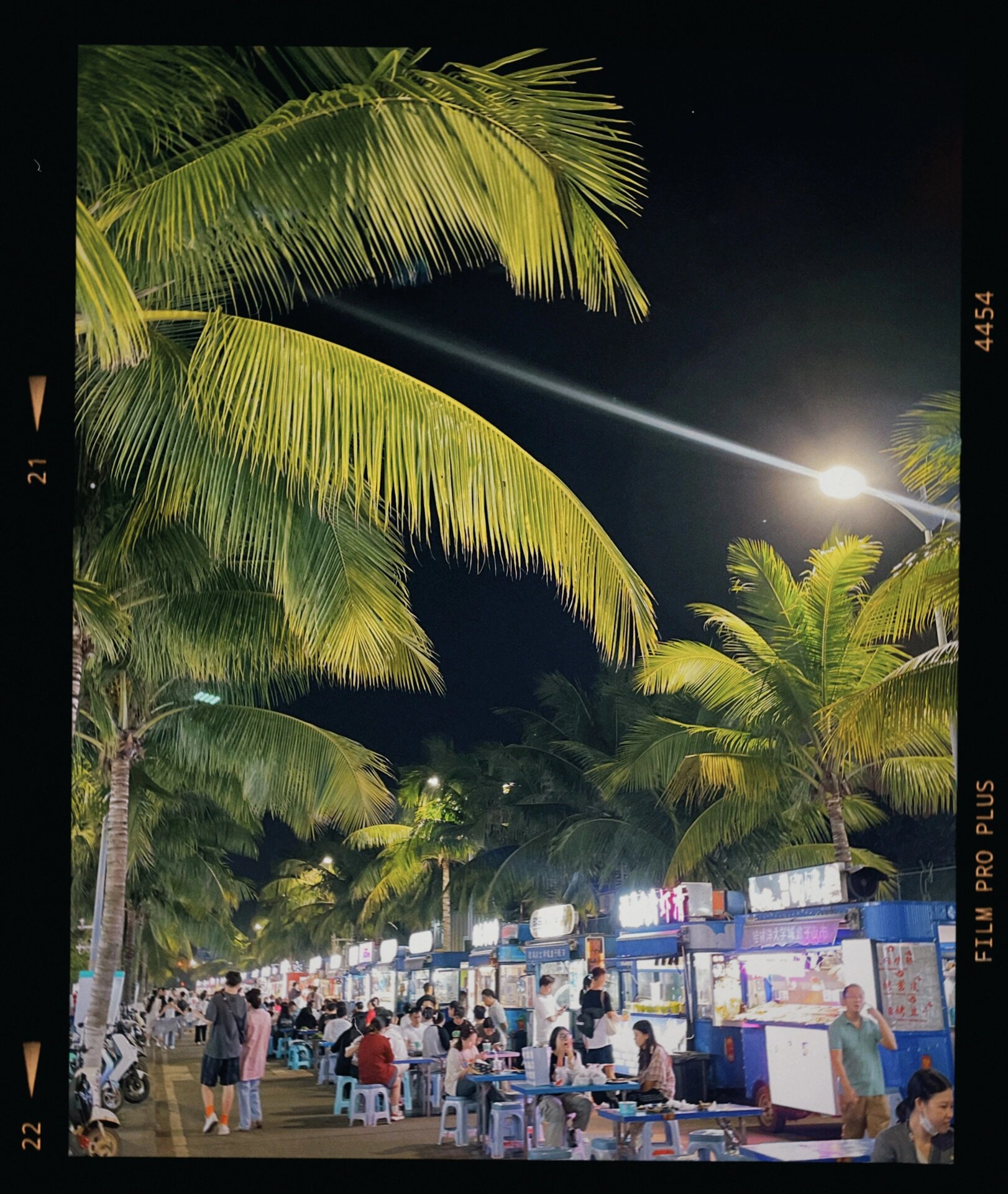 海口这个大学门口的小吃街吃三个月能不重样 桂林洋的盒子夜市也太好