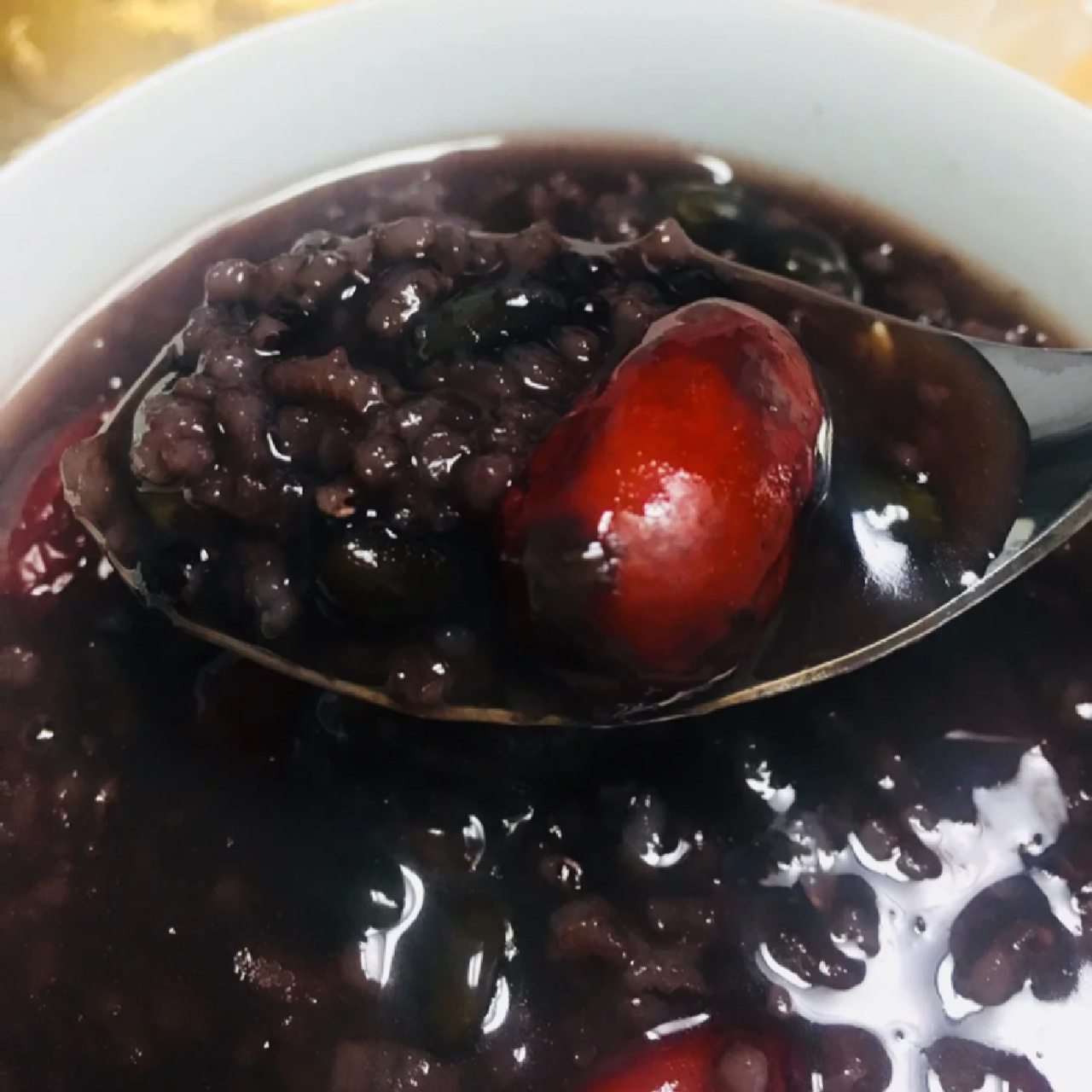 黑豆黑米红枣粥,补肝肾,明目 食材95 黑米20g,红枣6个,大米20g,黑豆